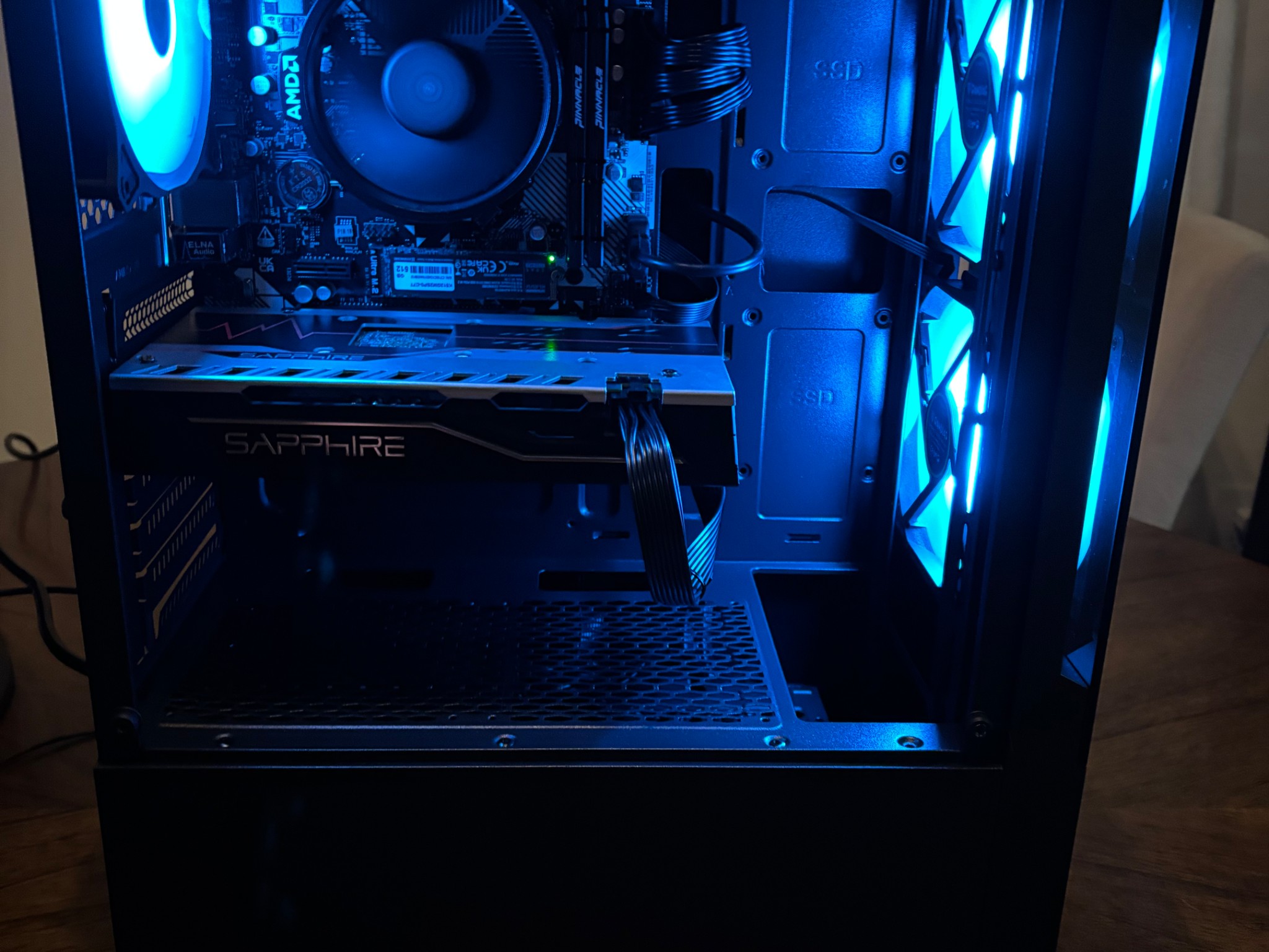 AMD Ryzen 5 4500, Radeon RX 580 8GB, 16GB DDR4 3200MHz, 512GB NVMe, B450 MOBO, ARGB Fans, WiFi Ready