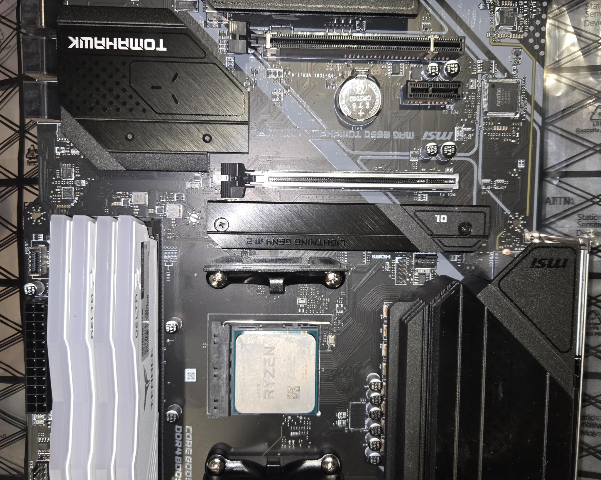 MSI B550 TOMAHAWK MAX WIFI, 32GB RAM, RYZEN 5600X | Jawa