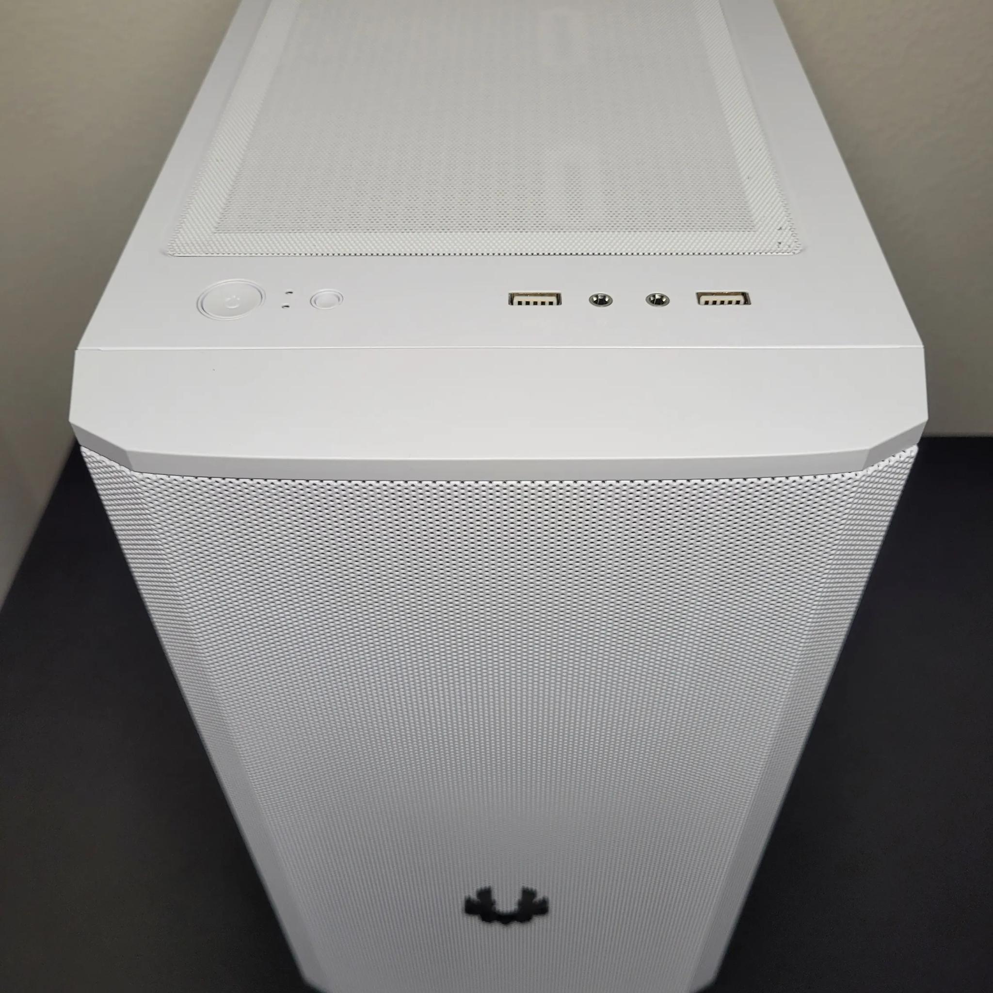 Entry White Gaming PC // Ryzen 7 1700 // GTX 1060 6GB // 16GB DDR4 // 1TB SSD // WI-FI