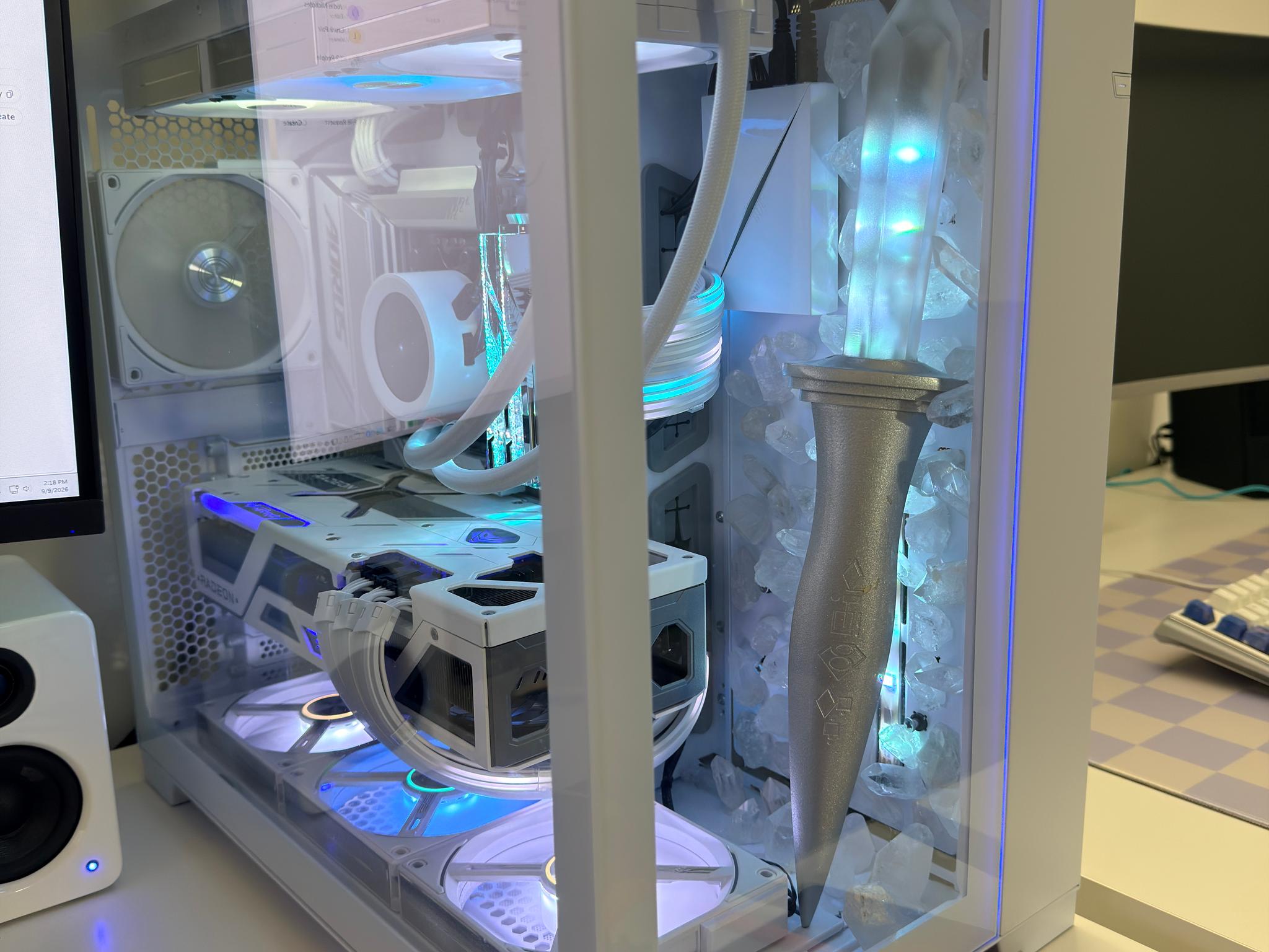 High-End, Perfect Gaming PC - Sapphire Nitro+ RX 6950 XT, Ryzen 9 9950X, 64GB RAM, Lian Li O11 XL
