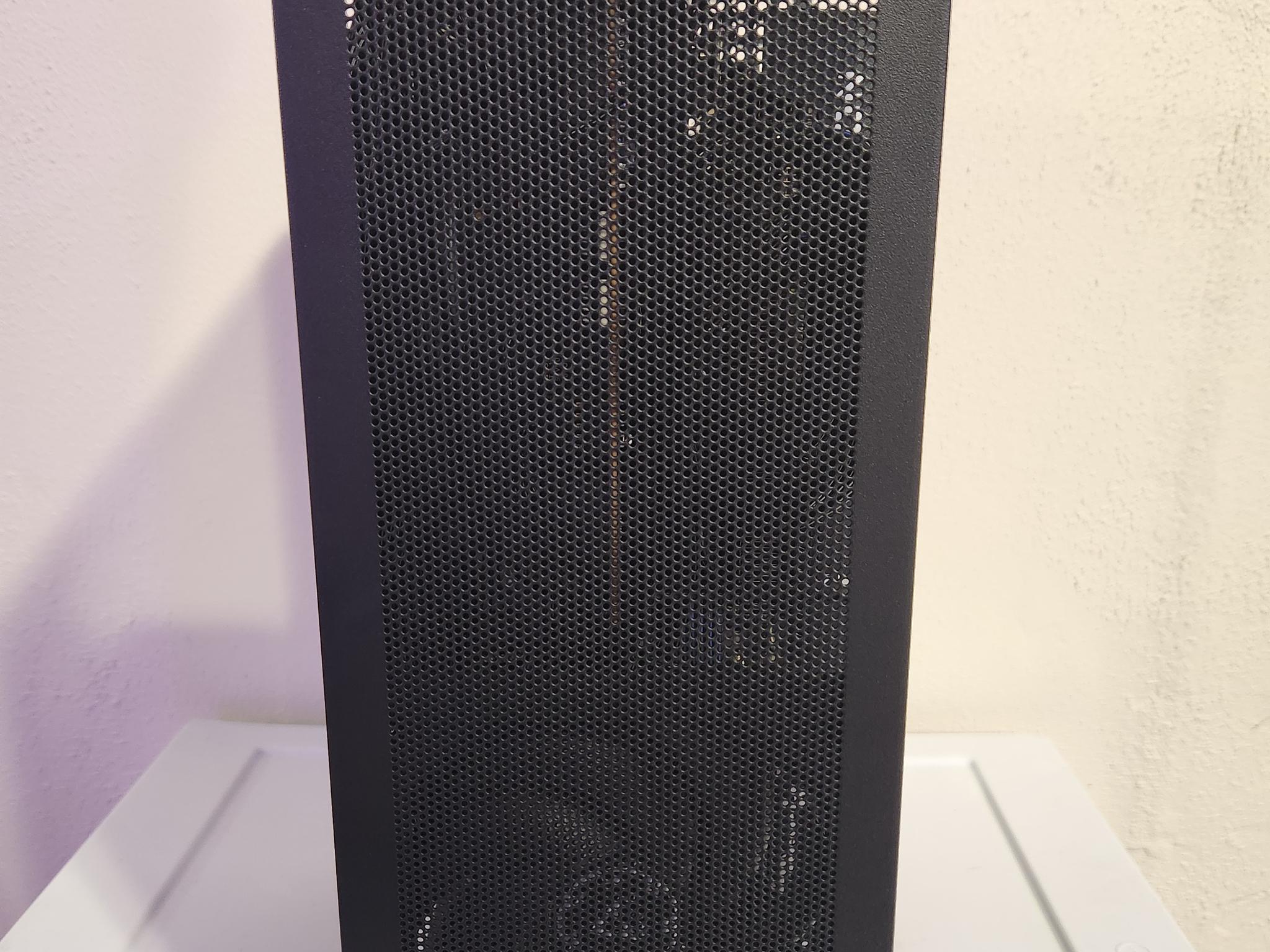 SFF Gaming PC – Ryzen 9 7945HX3D + Radeon RX 9070 + 48GB DDR5 + 2TB SSD