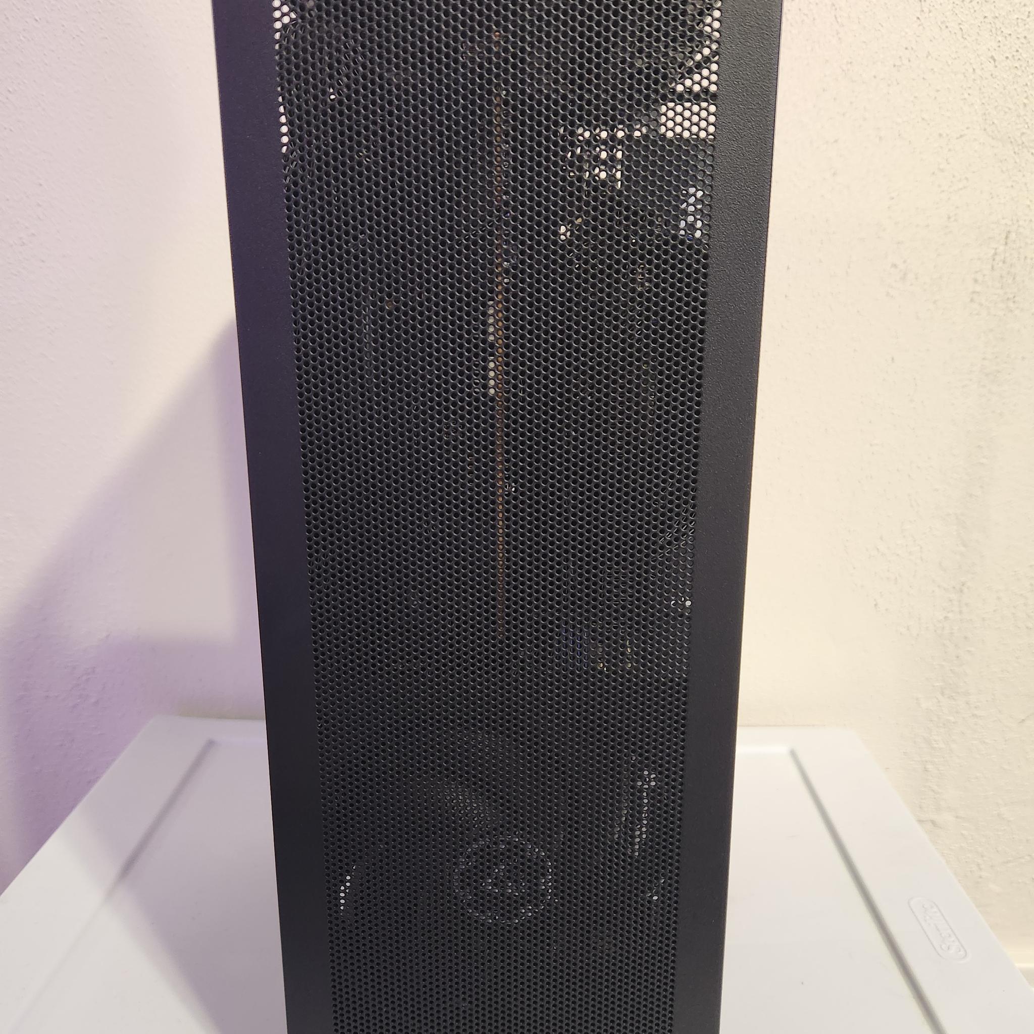 SFF Gaming PC – Ryzen 9 7945HX3D + Radeon RX 9070 + 48GB DDR5 + 2TB SSD