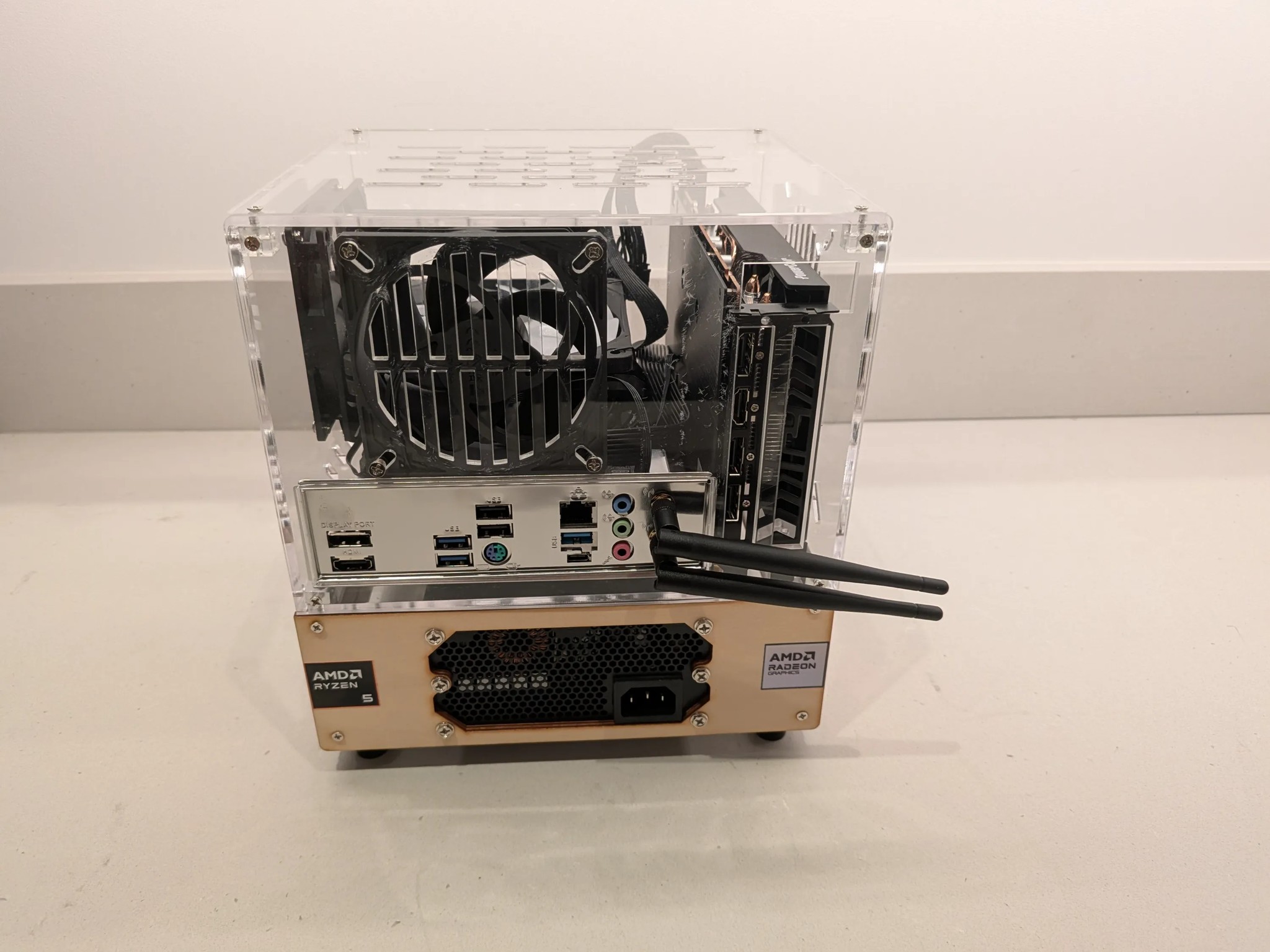 Invisible Man - RX 7600, Ryzen 5 5600, 32 GB RAM, 2 TB Gen 4 NVME, RGB
