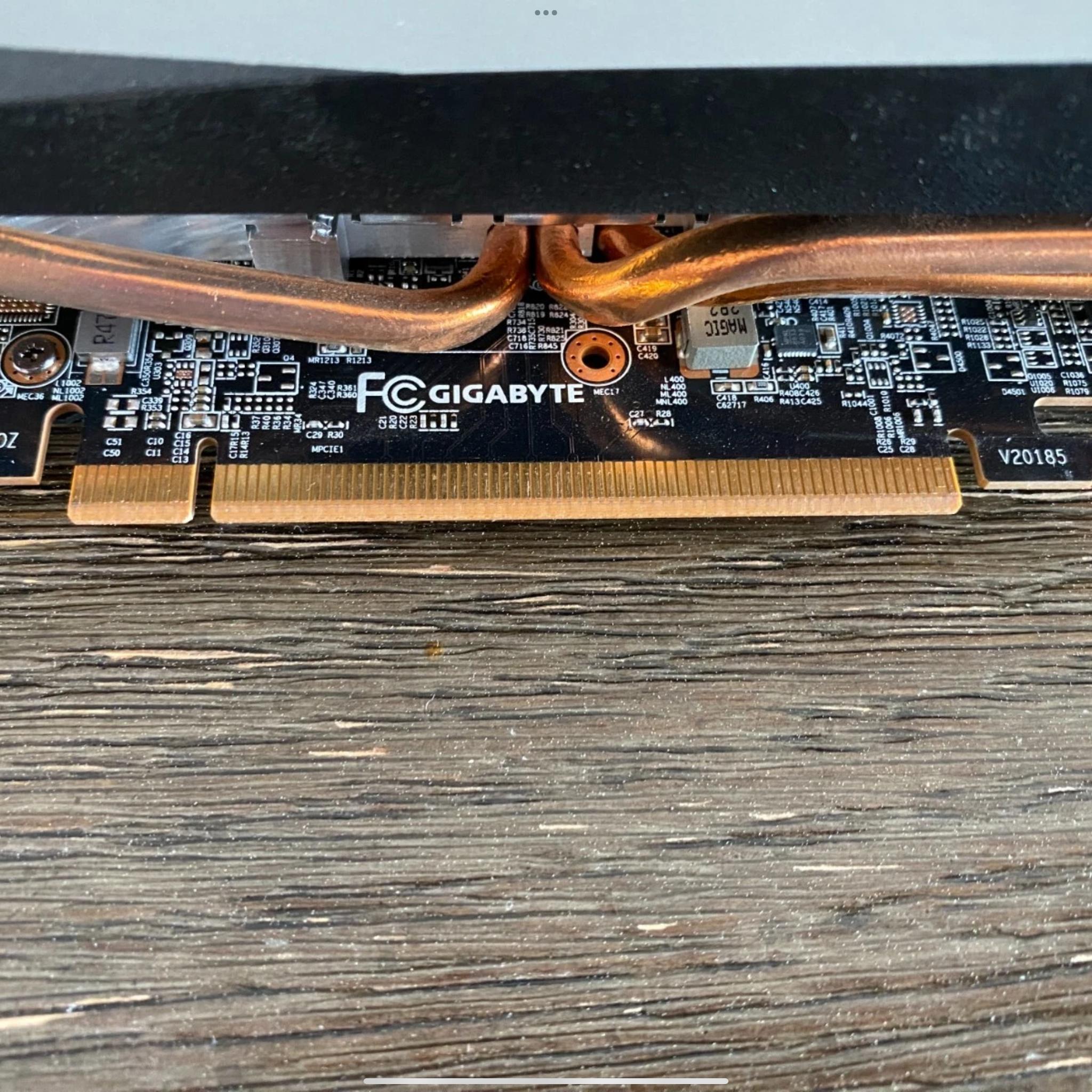 Gigabyte Radeon RX 6600 XT OC 8GB GPU