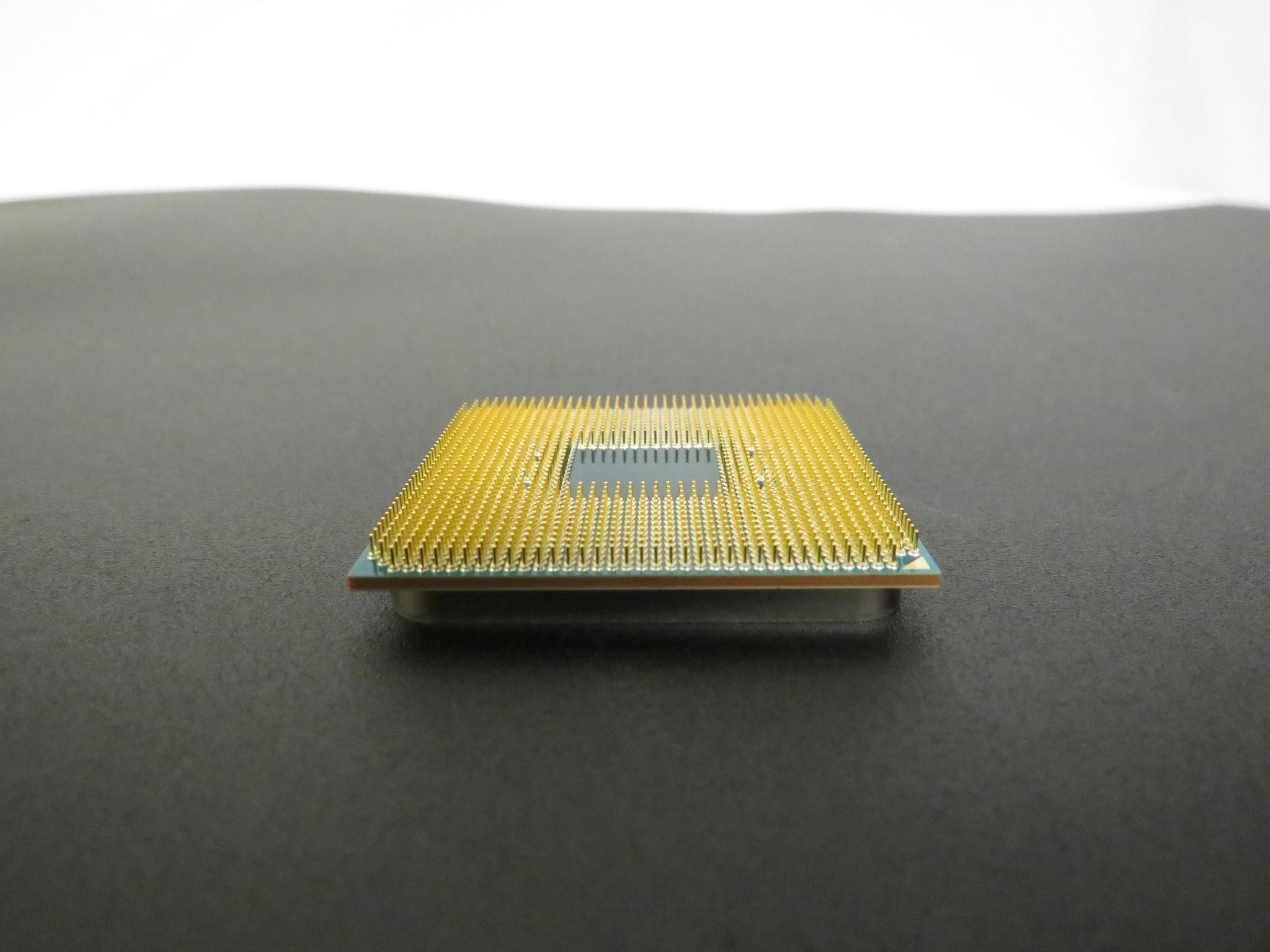 Used Athlon 200GE 2 Cores 4 threads AM4 w/integrated Raedon graphics
