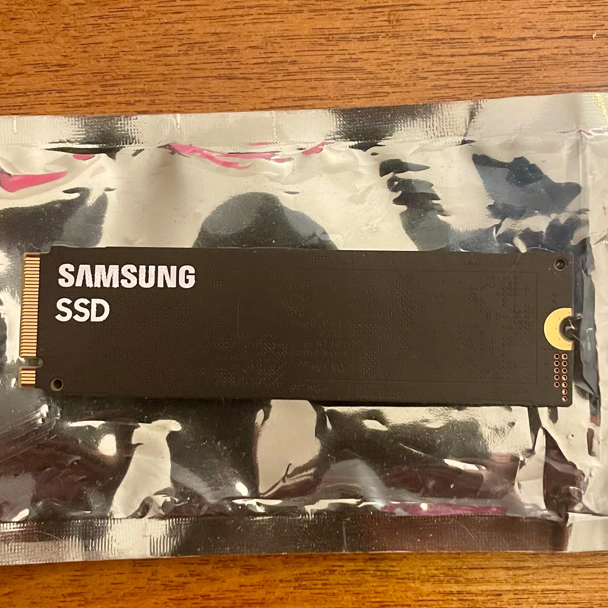 Samsung 256 GB Gen3 x 4