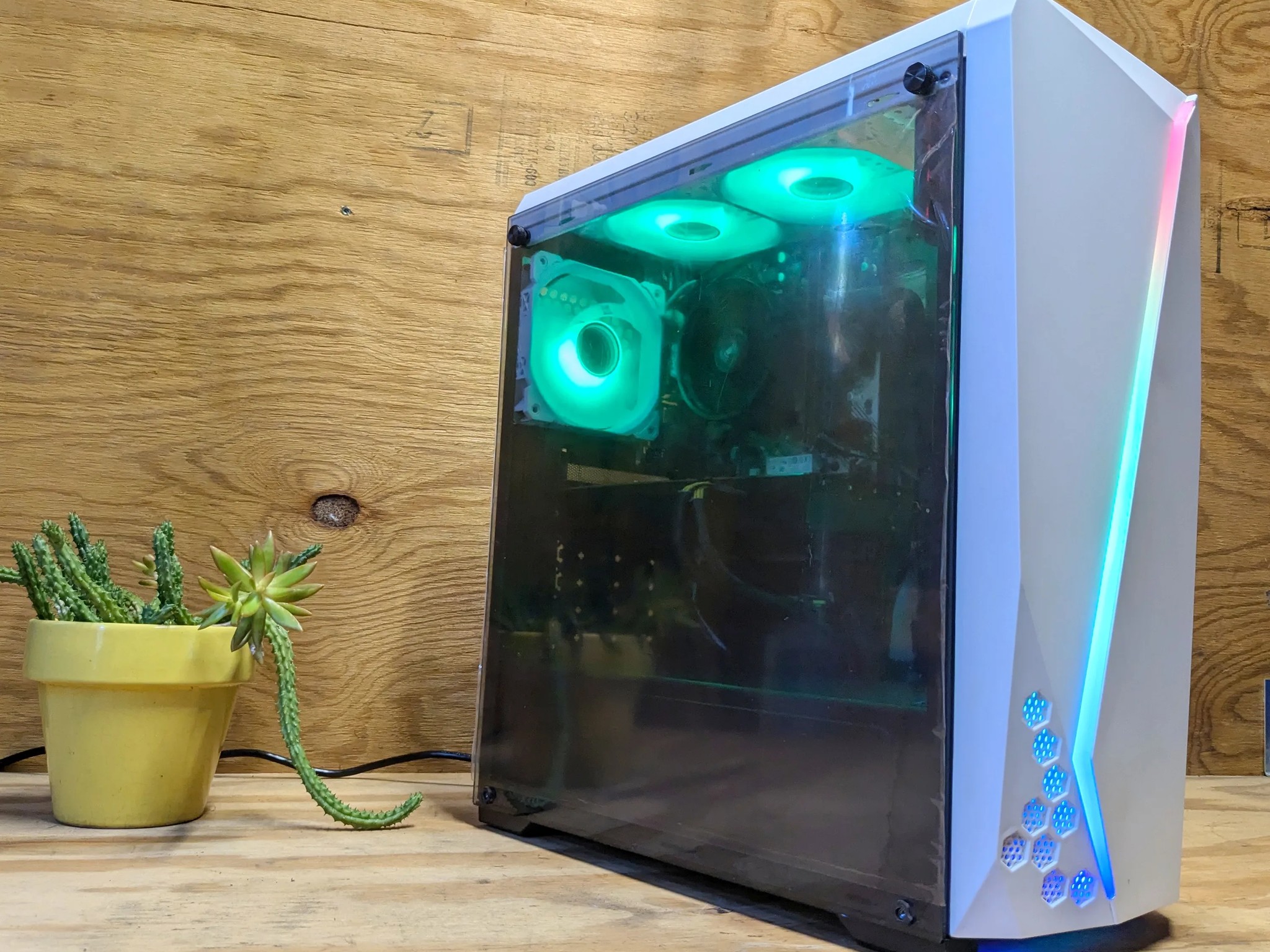Gaming SALE * AMD Ryzen 3 3200G * AMD RX580 8GB * 16GB DD4 RAM * 128GB M.2 1TB 2.5" SSD * ARGB *
