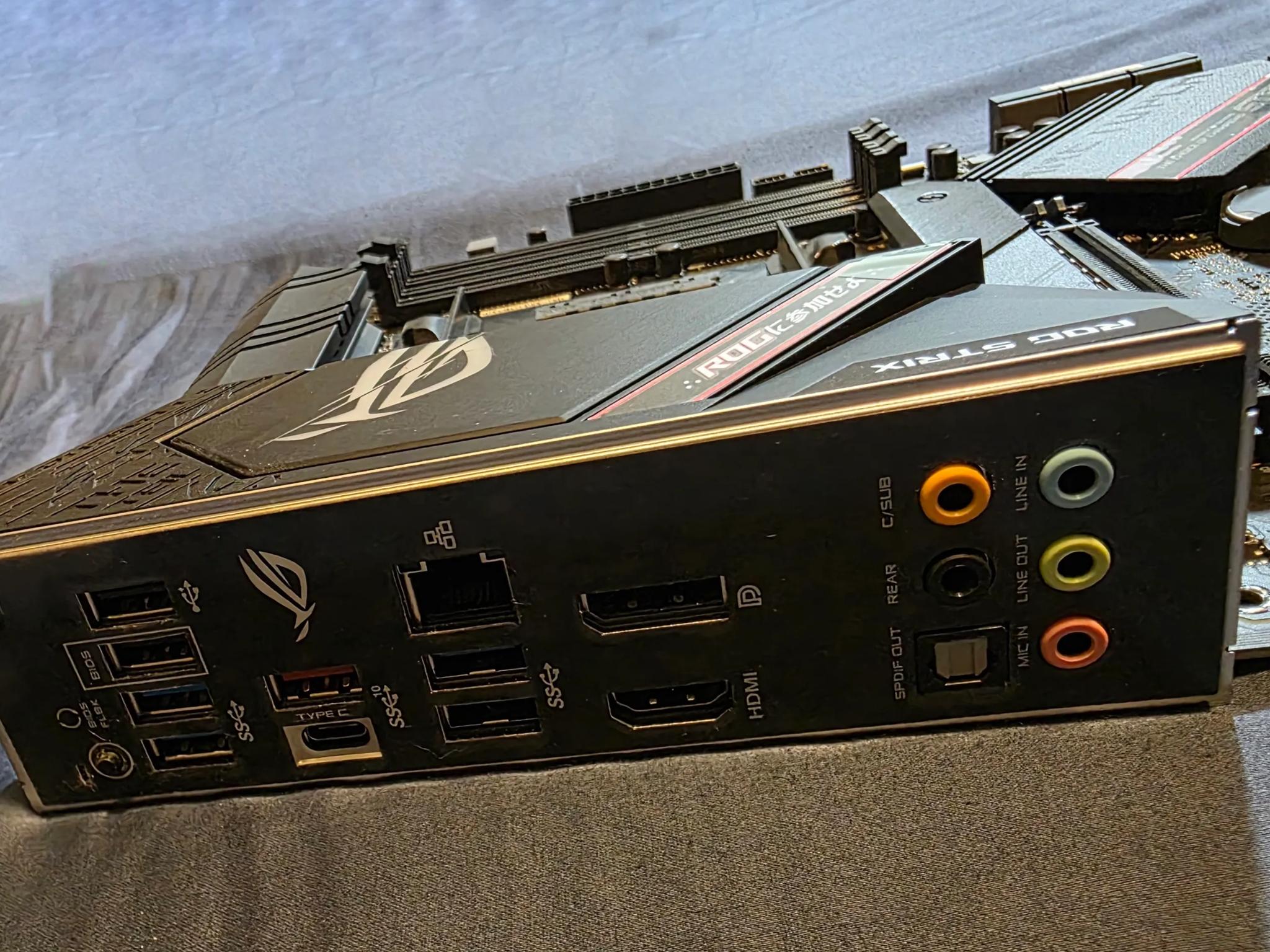 ASUS ROG STRIX B550-F GAMING Motherboard (Socket AM4) w/ TP-Link Archer TX55E WiFi 6 Card