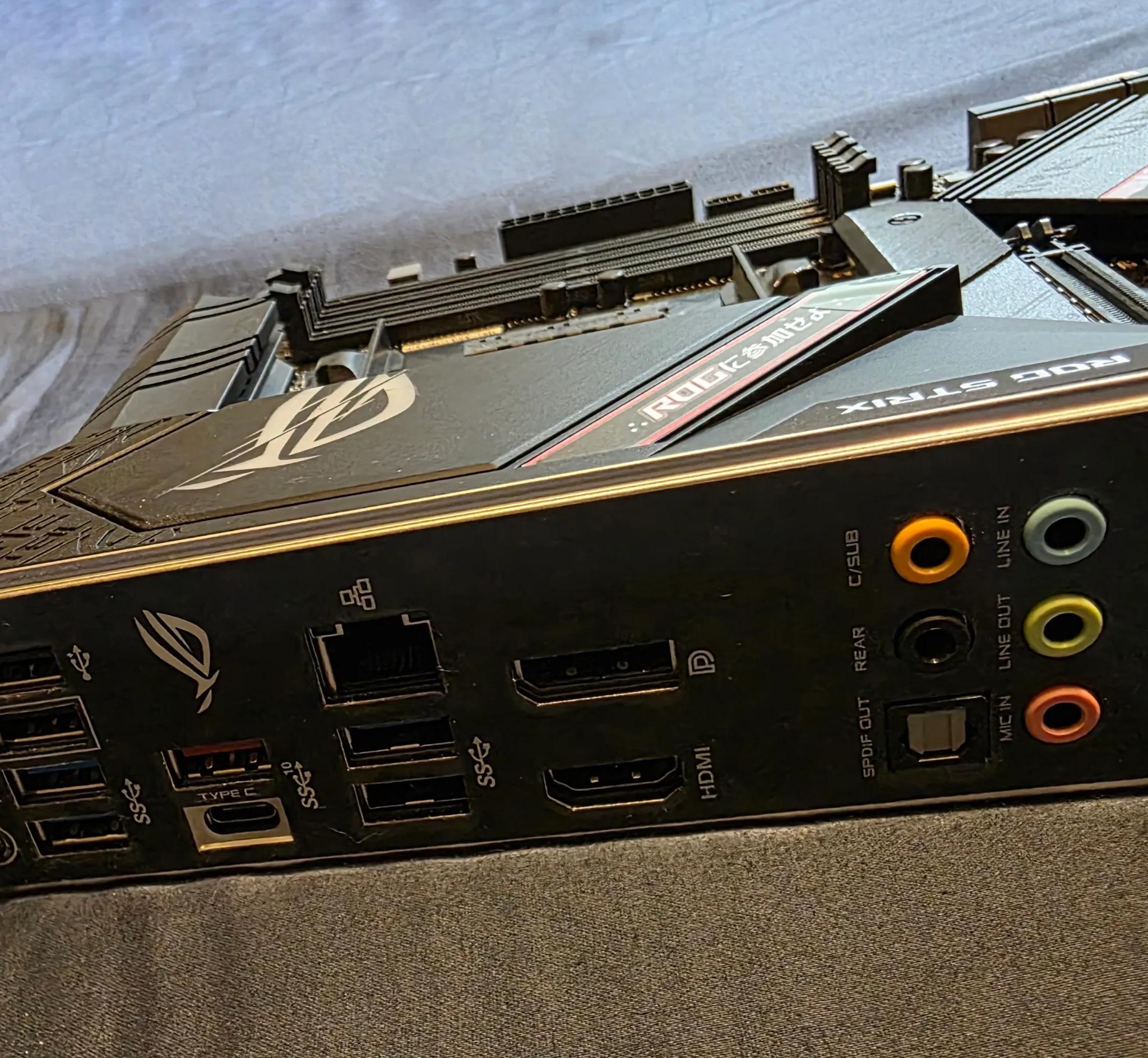 ASUS ROG STRIX B550-F GAMING Motherboard (Socket AM4) w/ TP-Link Archer TX55E WiFi 6 Card