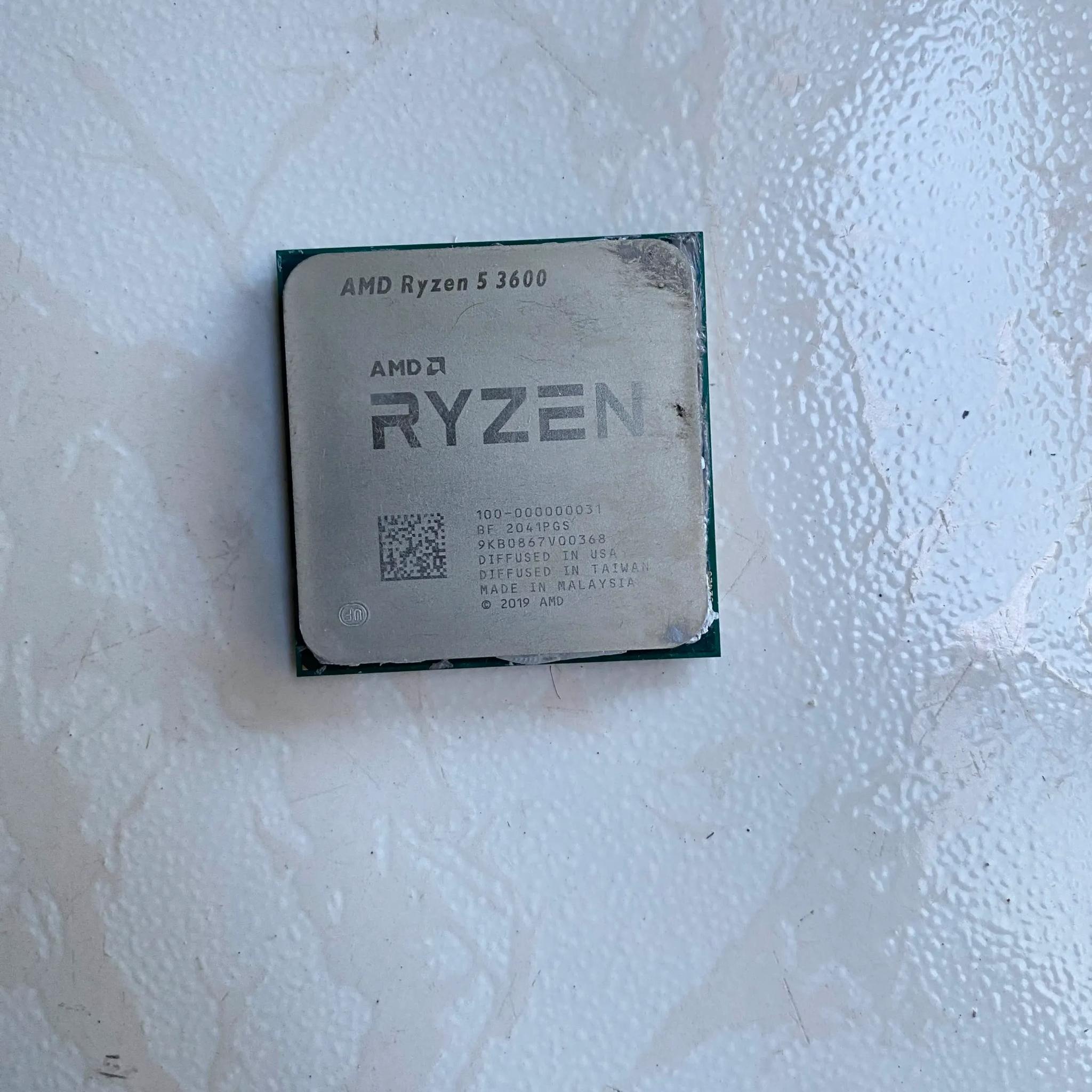 AMD Ryzen 5 3600 6-Core, 12-Thread Unlocked Desktop Processor Stealth Wraith Cooler included