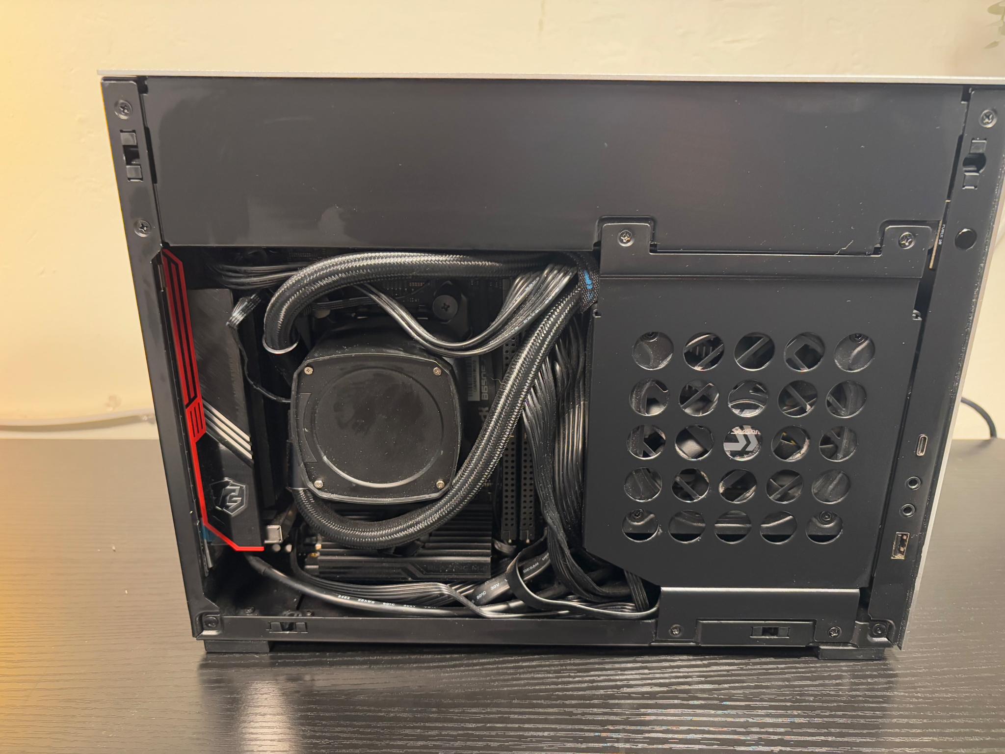 ITX   RTX 4080 SUPER Gaming PC (4k Gaming)