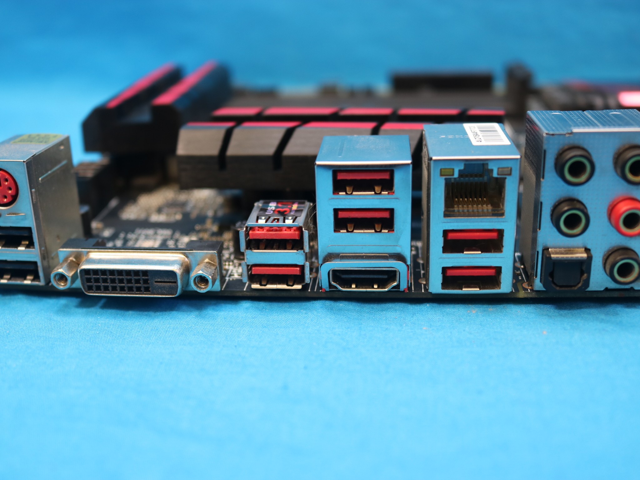 MSI B150A Gaming Pro Intel LGA1151/Socket H4 DDR4 ATX Motherboard & I/O Shield MS-7978