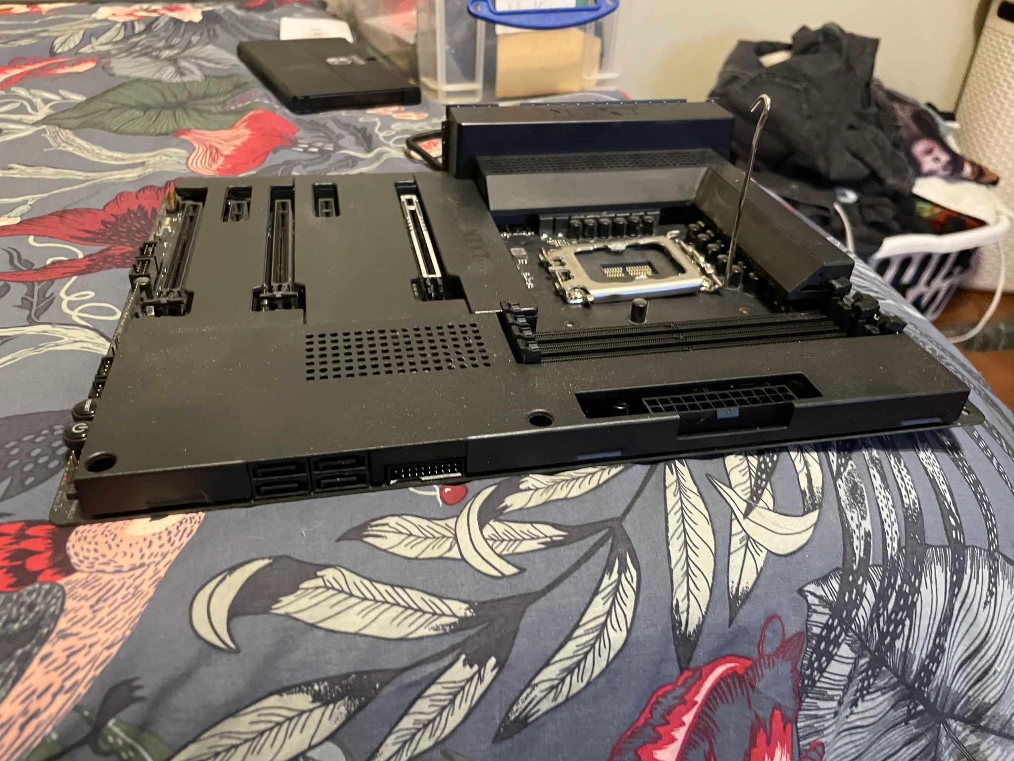 NZXT N7 Z790 Intel Motherboard Black (top PCLe tab is broken off)
