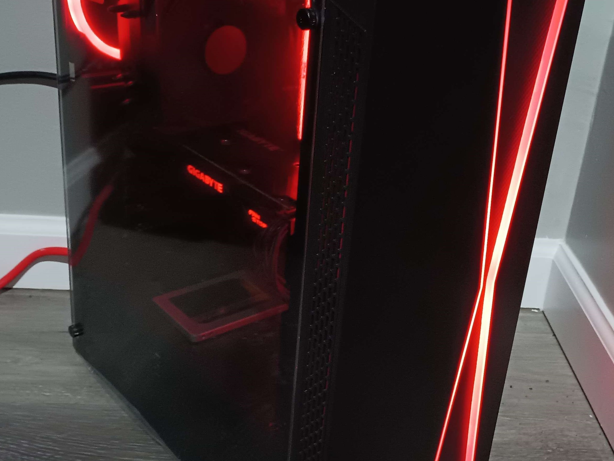 Redline: Core i5 9400F + GTX1080 + 1TB SSD