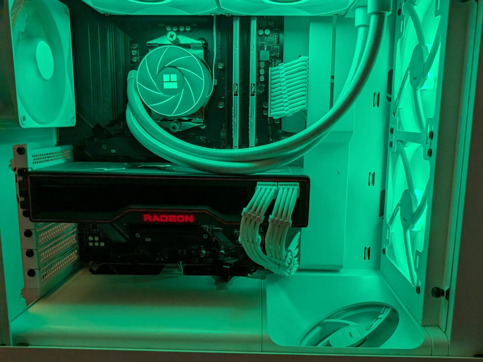 PC - RX 6800xt | Ryzen 7 5800xt | 32 GB DDR4 3600 | 1 TB NVME | Liquid Cooled