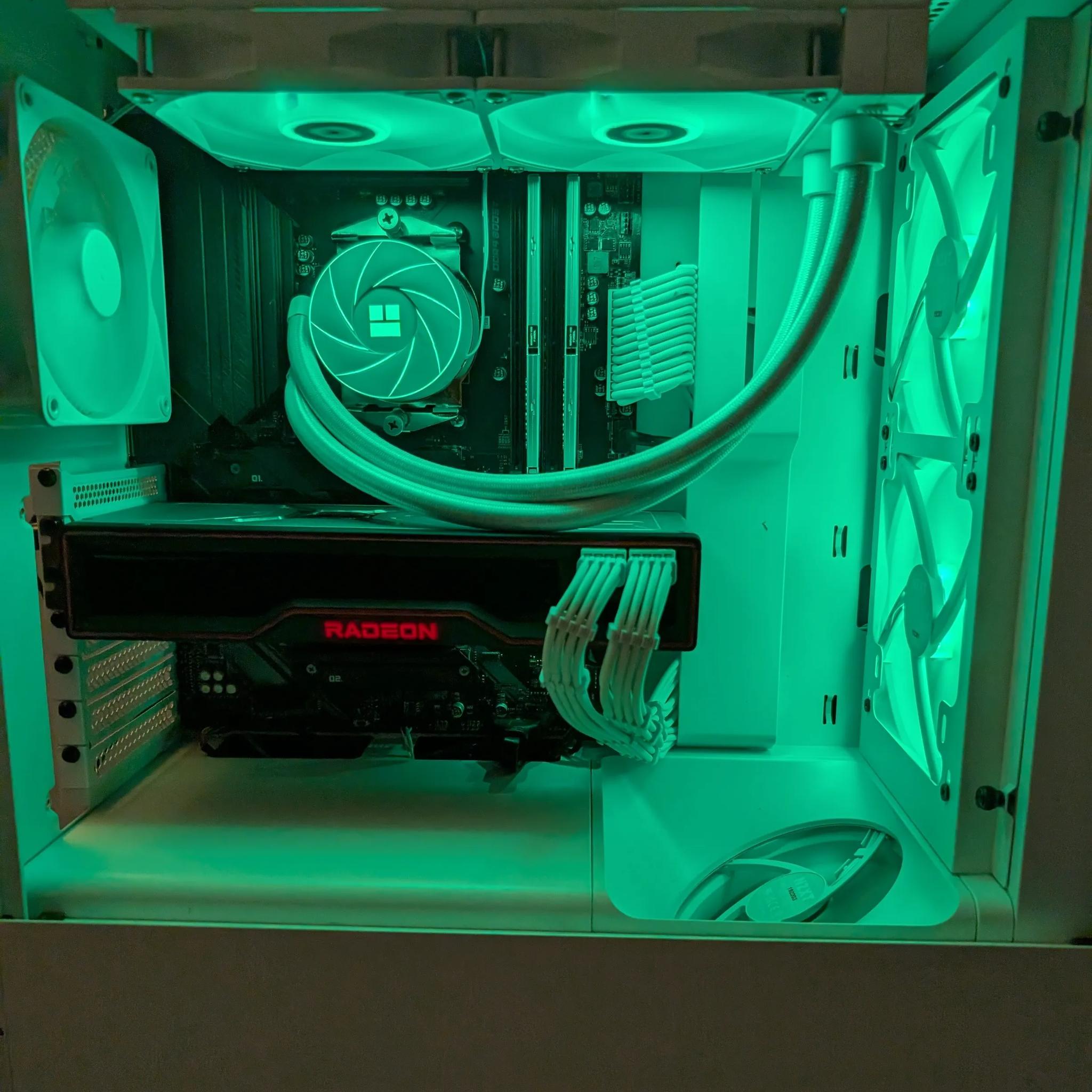 PC - RX 6800xt | Ryzen 7 5800xt | 32 GB DDR4 3600 | 1 TB NVME | Liquid Cooled