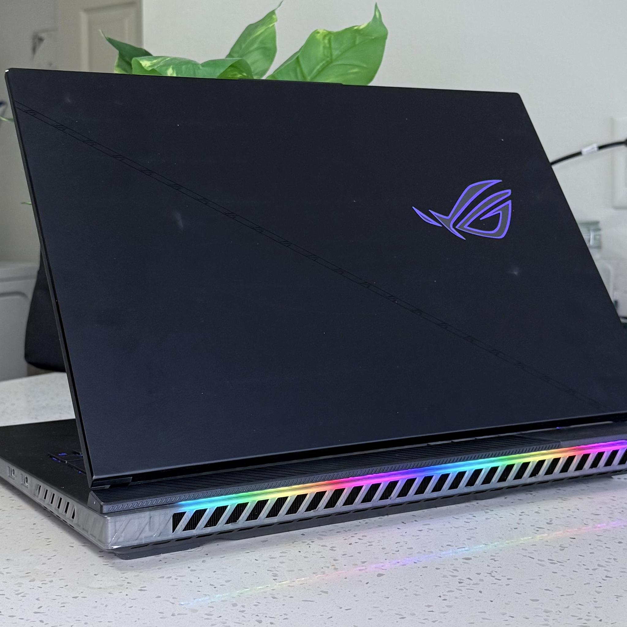 ROG Scar 18 i9 13980HX RTX 4090 1 TB NVME SSD (Raid0) Great condition