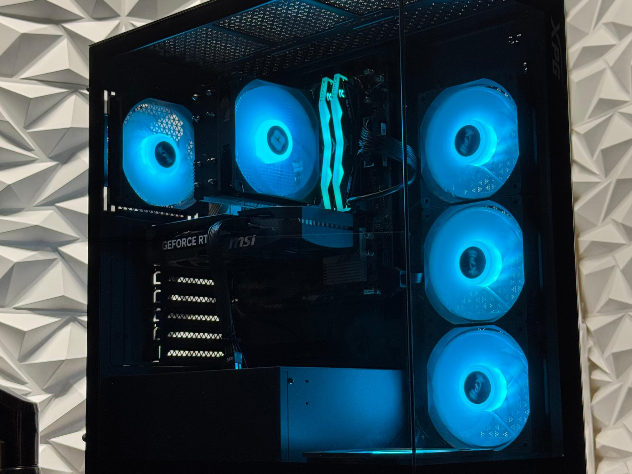 Rtx 5060 ti / Ryzen 5 7500F / 16GB 6000Mhz DDR5 / 1TB Samsung 970 / RGB