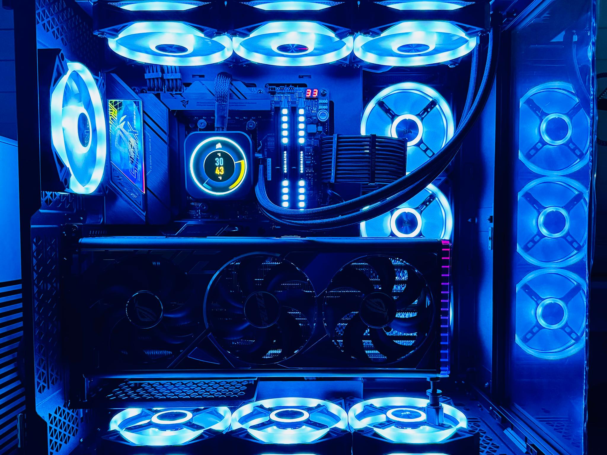 Haptix Corsair Dominator | ROG Strix 4090 OC - 7800x3D - 32GB Dominator DDR5 - 3TB | 1000w