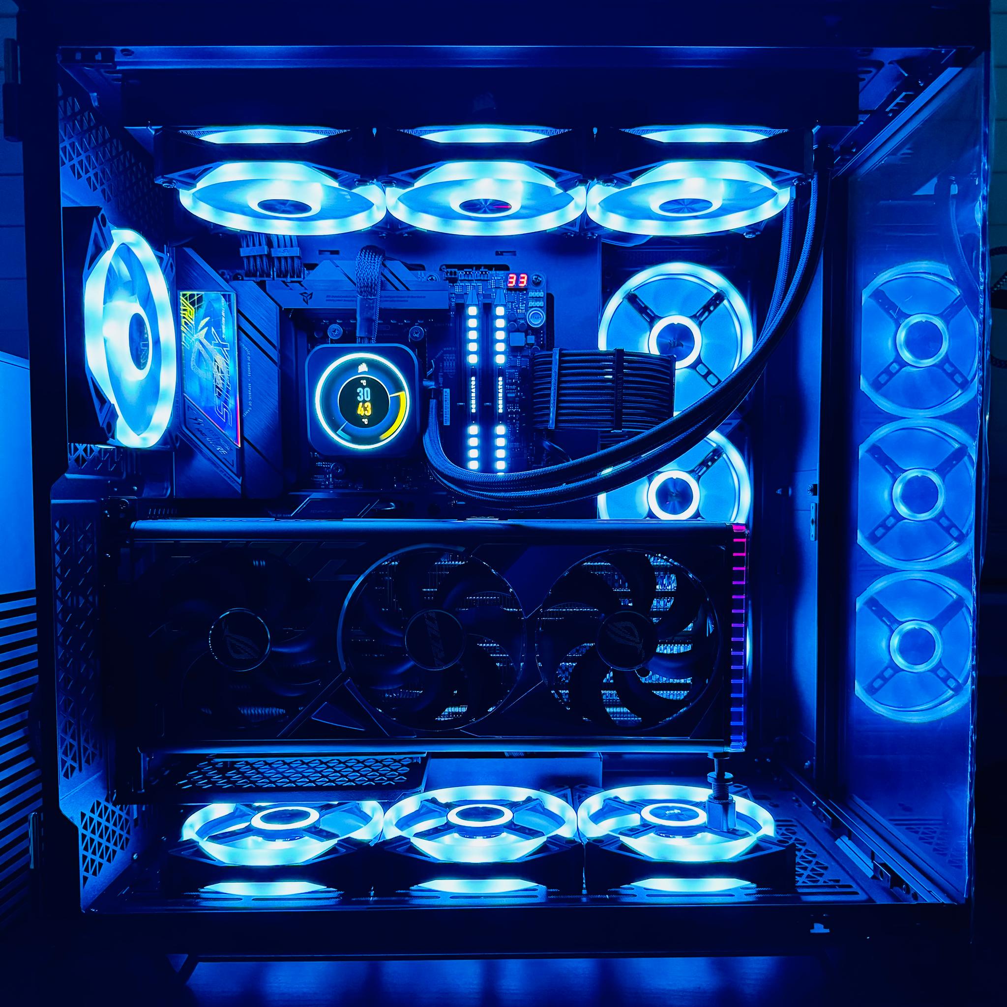 Haptix Corsair Dominator | ROG Strix 4090 OC - 7800x3D - 32GB Dominator DDR5 - 3TB | 1000w