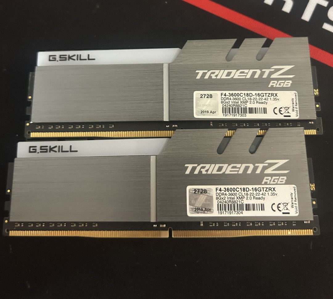G.SKILL Trident Z RGB - Kit mémoire PC DDR4 16 Go (2 x 8 Go