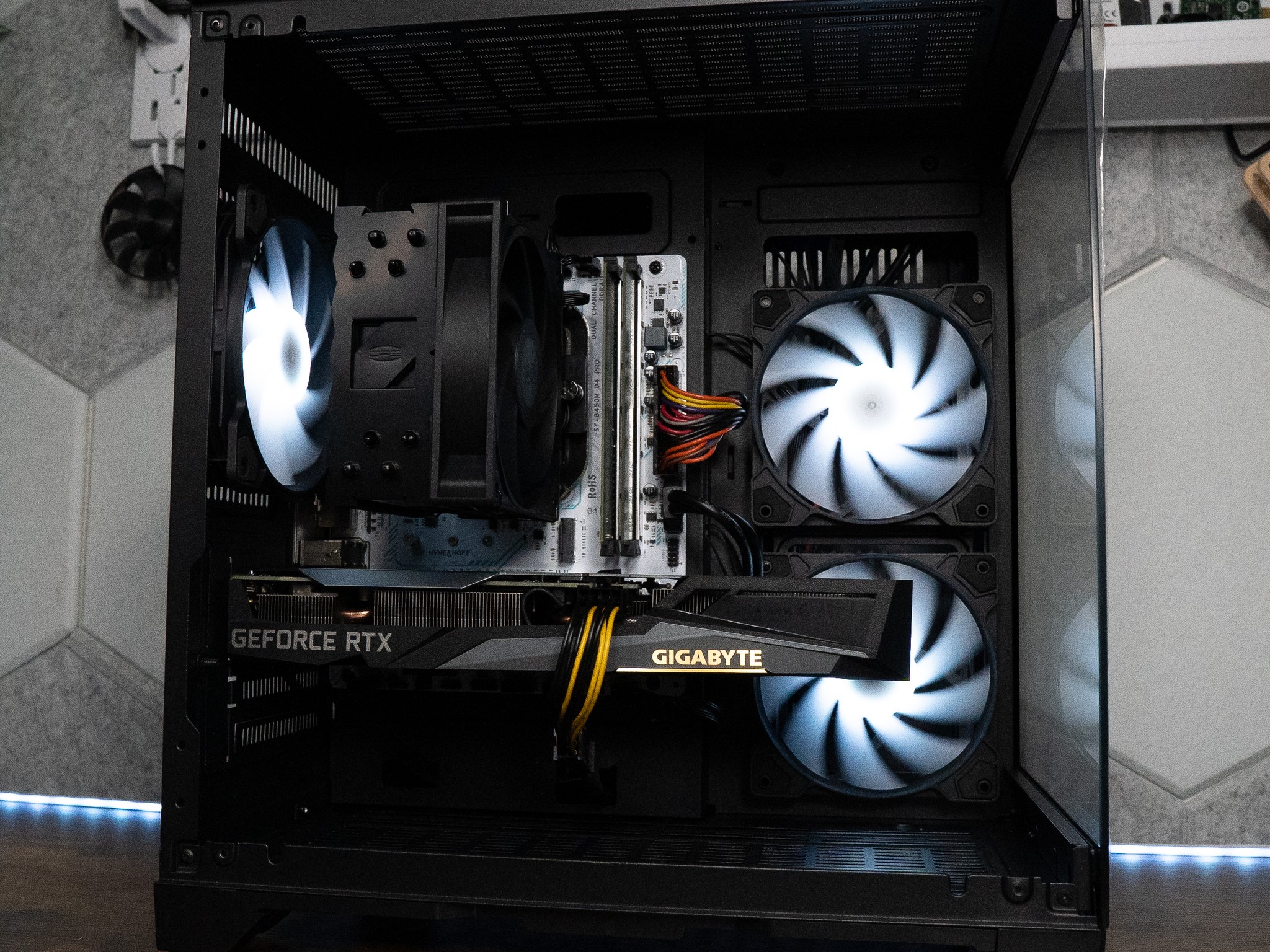 🌌🛰️ | GIGABYTE RTX 3060 12GB | RYZEN 7 2700X | 16GB DDR4 RAM | 2TB | Amethyst Sky