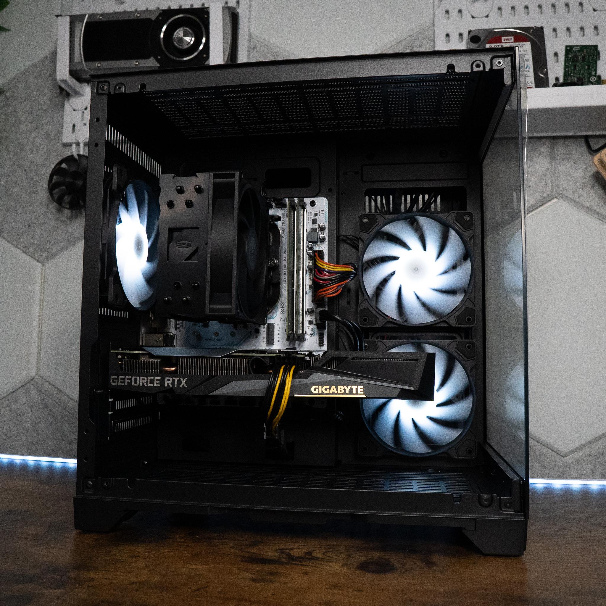 🌌🛰️ | GIGABYTE RTX 3060 12GB | RYZEN 7 2700X | 16GB DDR4 RAM | 2TB | Y2K Hero SILVER