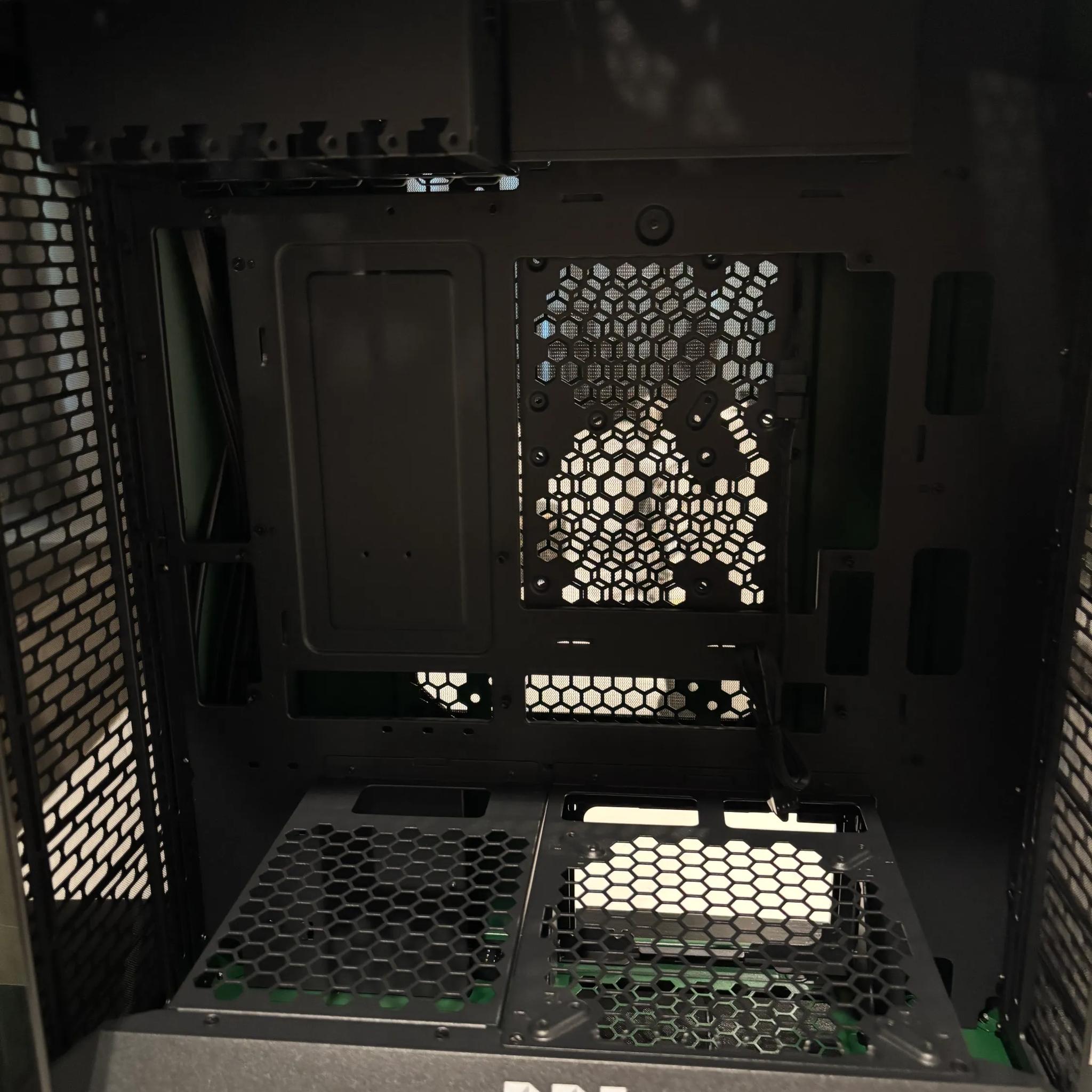 Thermaltake Tower 600