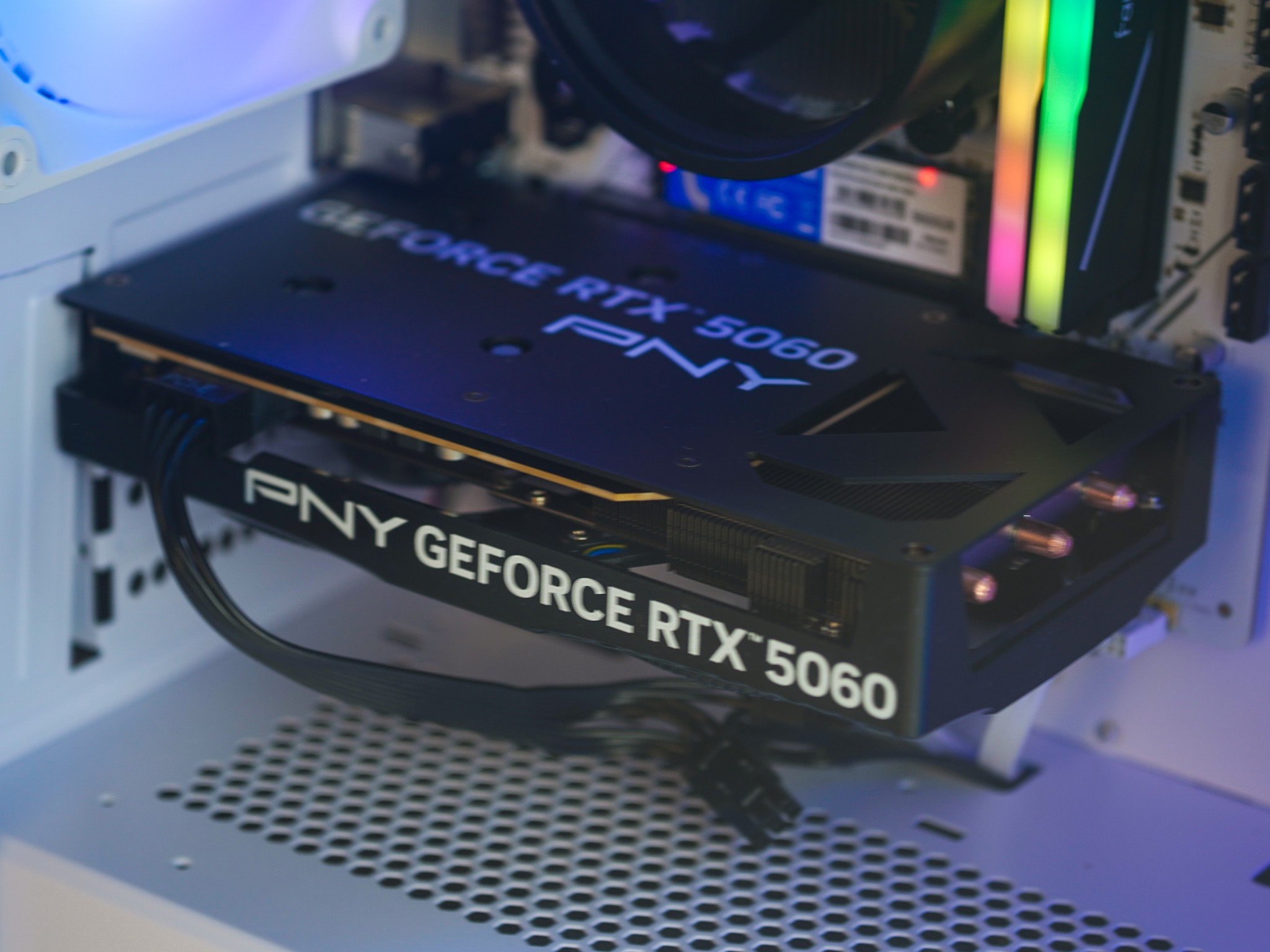 EXT ICE Mini 50X - Ryzen 5 5500, RTX 5060 8GB, 32GB DDR4 Memory