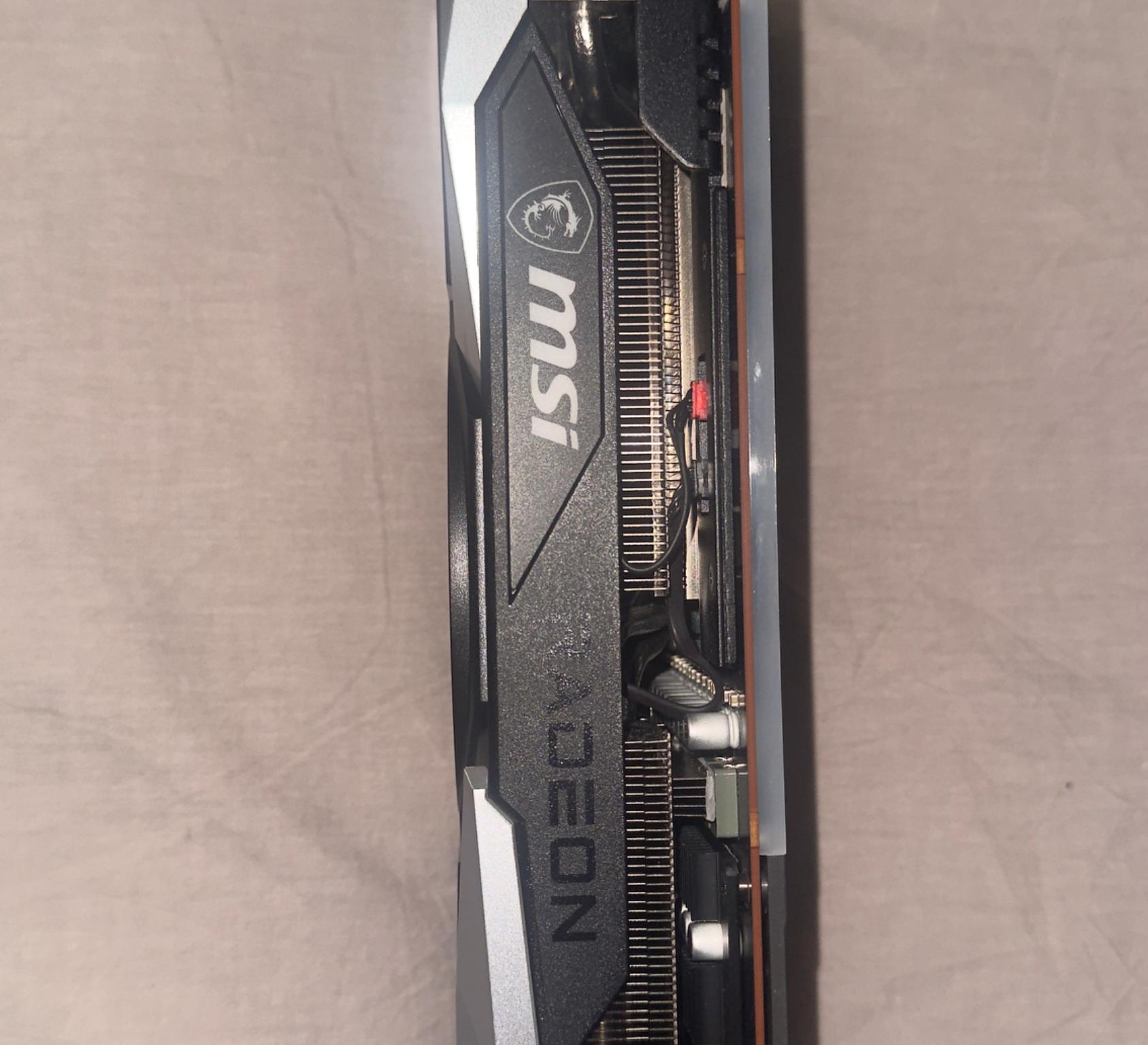REDEON RX 6800 XT GAMING X TRIO 16GB