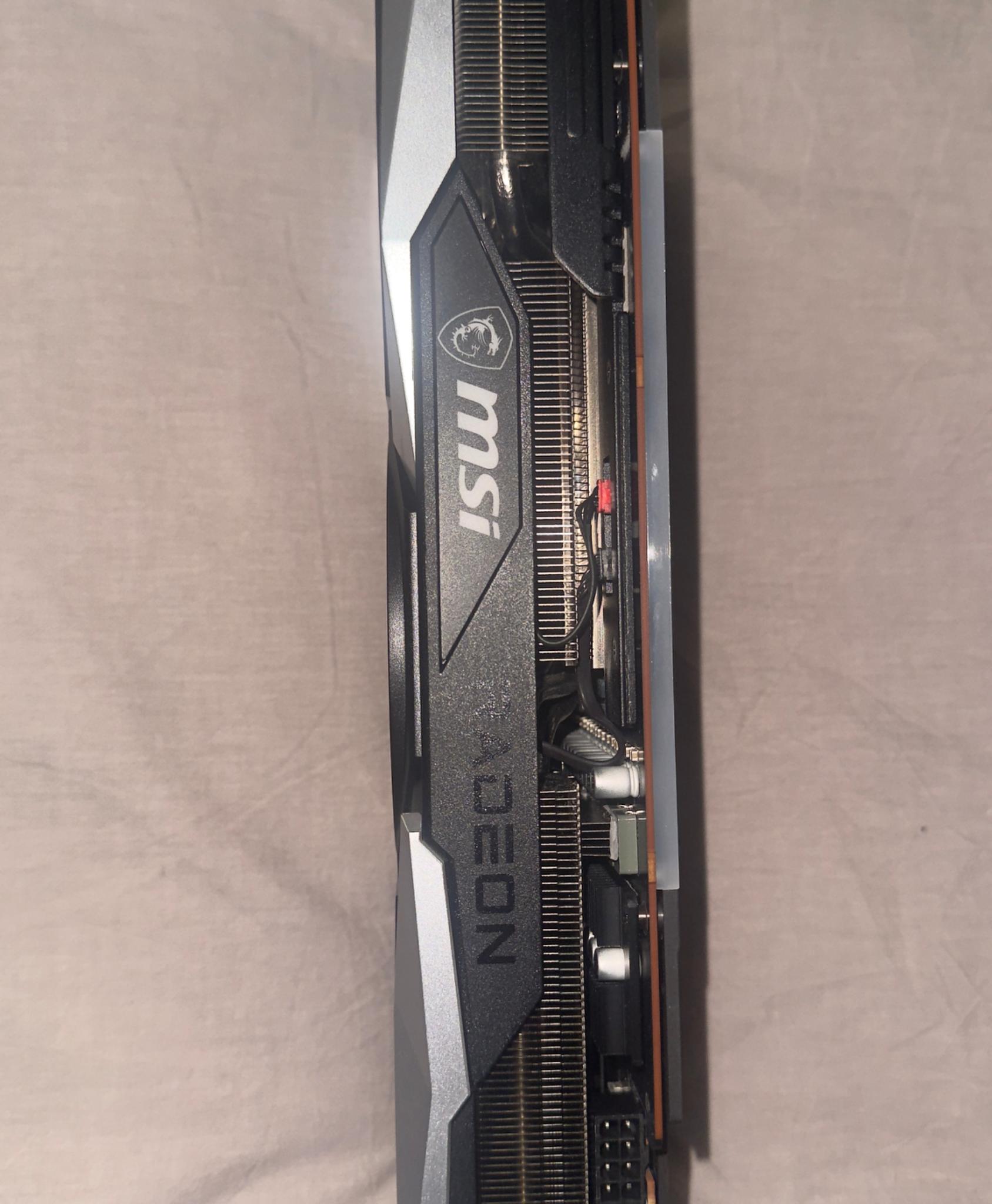 REDEON RX 6800 XT GAMING X TRIO 16GB