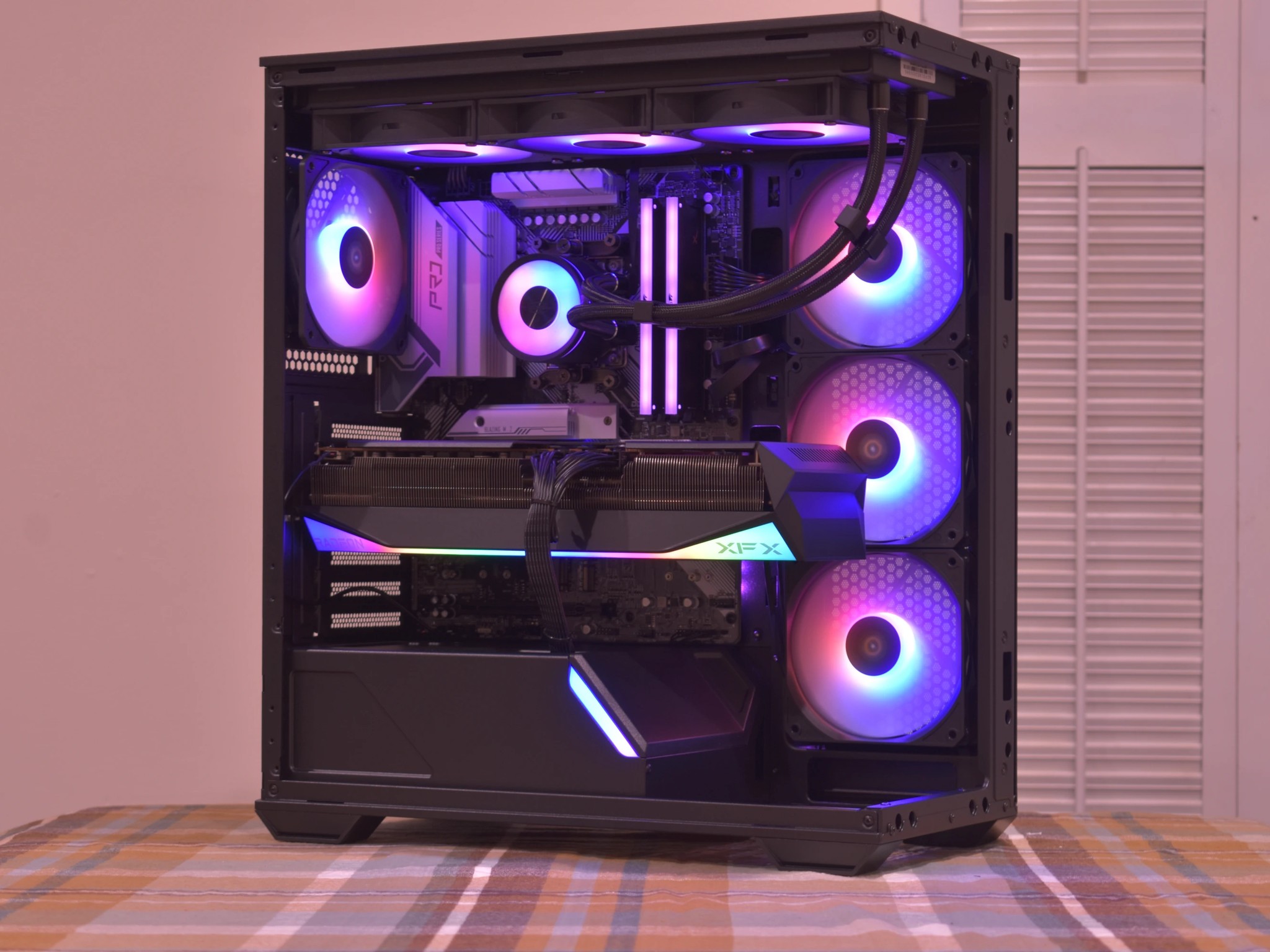 🚀Performance Gamer🚀 Ryzen 5 9600X | AMD RX 9070XT 16GB | 32GB DDR5 | 2TB nVME SSD | Black RGB+Wifi