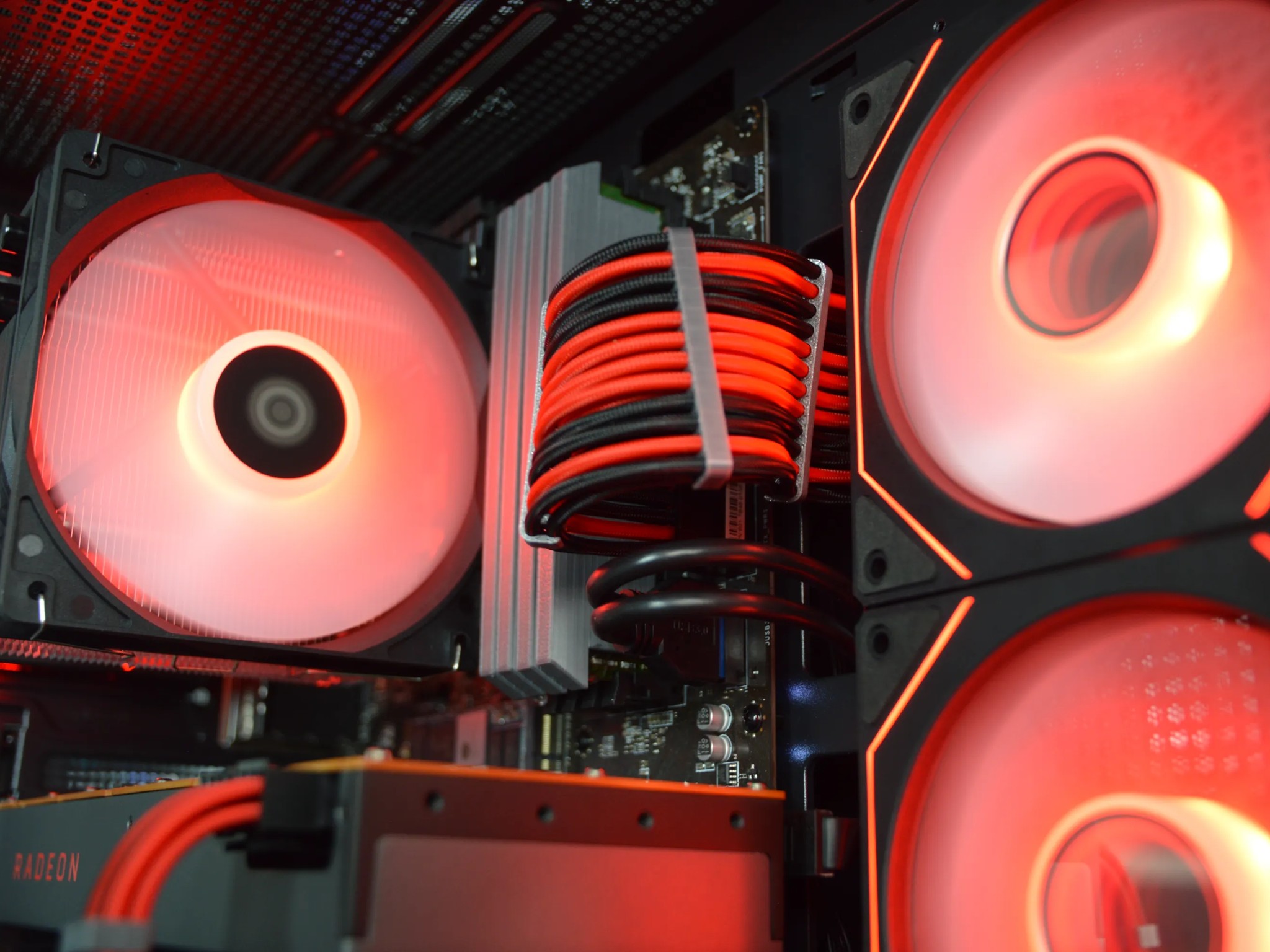 ❤️◻️| RX 5700 8GB | INTEL I7-8700K | 32GB DDR4 RAM | 1TB NVME SSD | Crimson Metal |