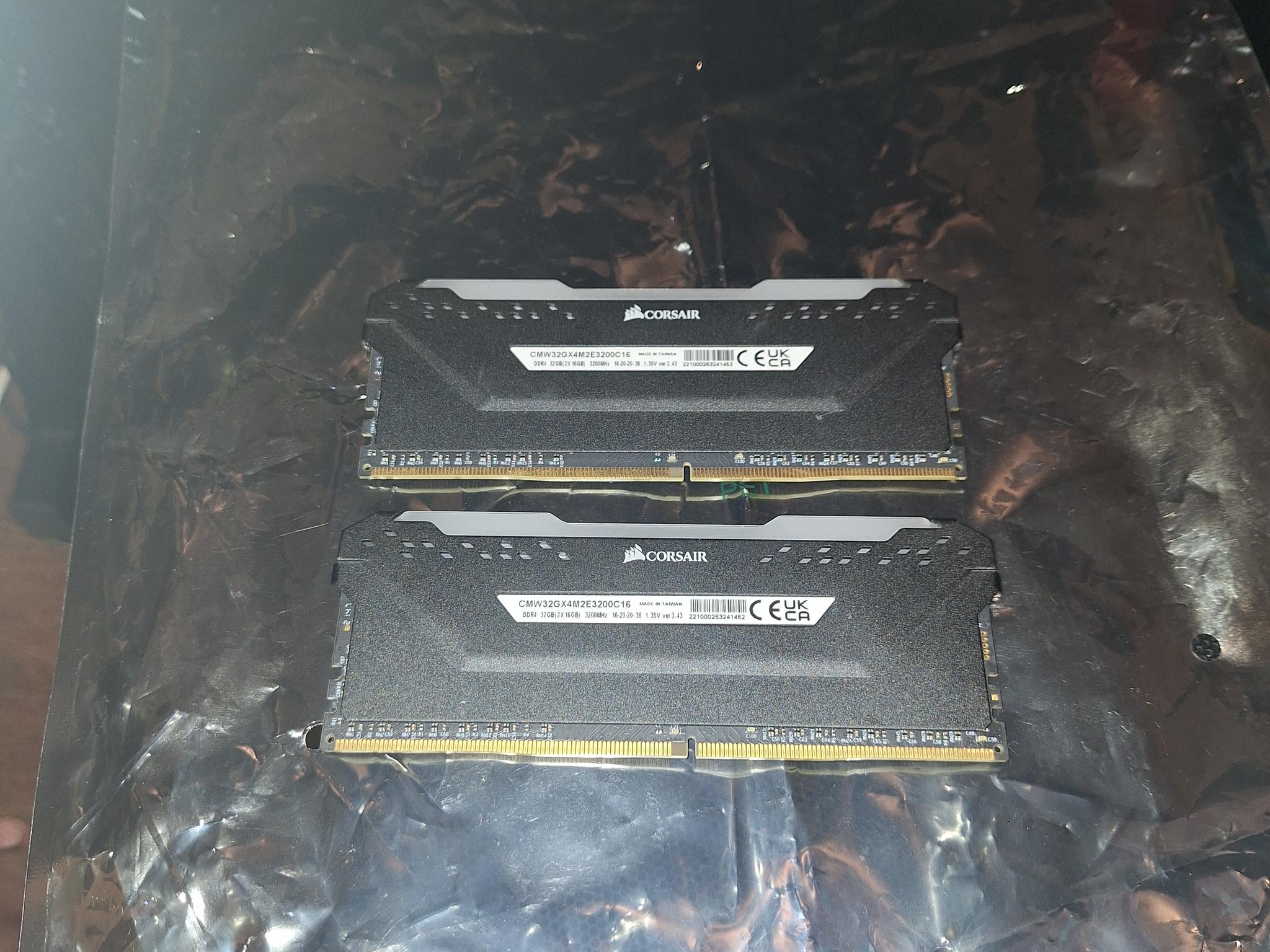 Corsair Vengeance RGB Pro 32GB DDR4-2933 (2x16GB) - Image 2