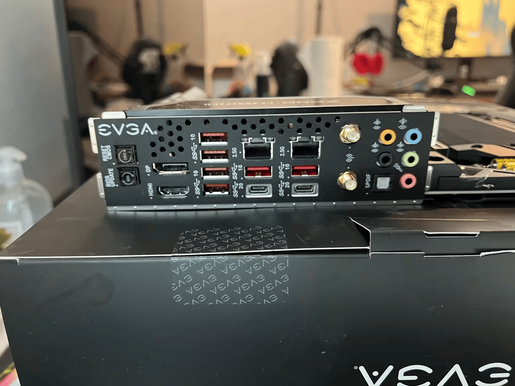 EVGA Z690 Classified 121-AL-E698-KR LGA 1700 EATX Motherboard