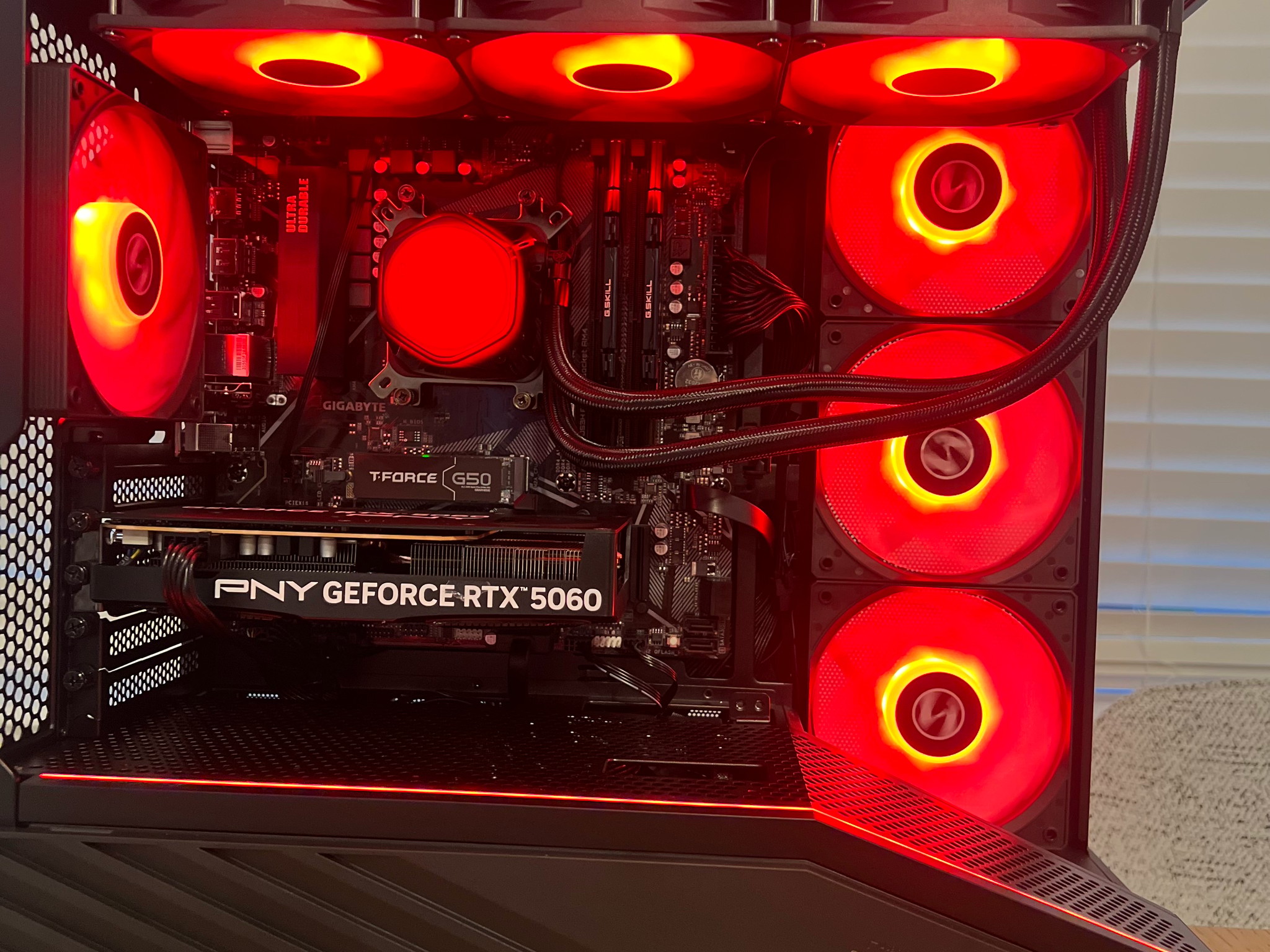 🐦‍🔥 Phoenix 🐦‍🔥 RTX 5060 Gaming PC