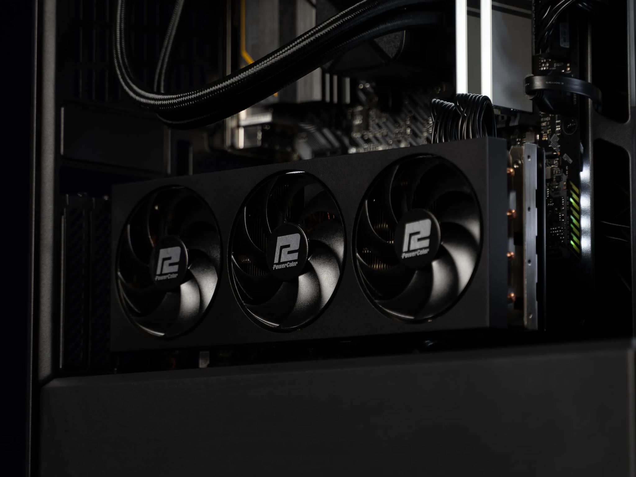 “Prebryte” RX 7700 XT Ryzen 7 32GB Windows 11 Pro 2TB Gaming PC Powerhouse