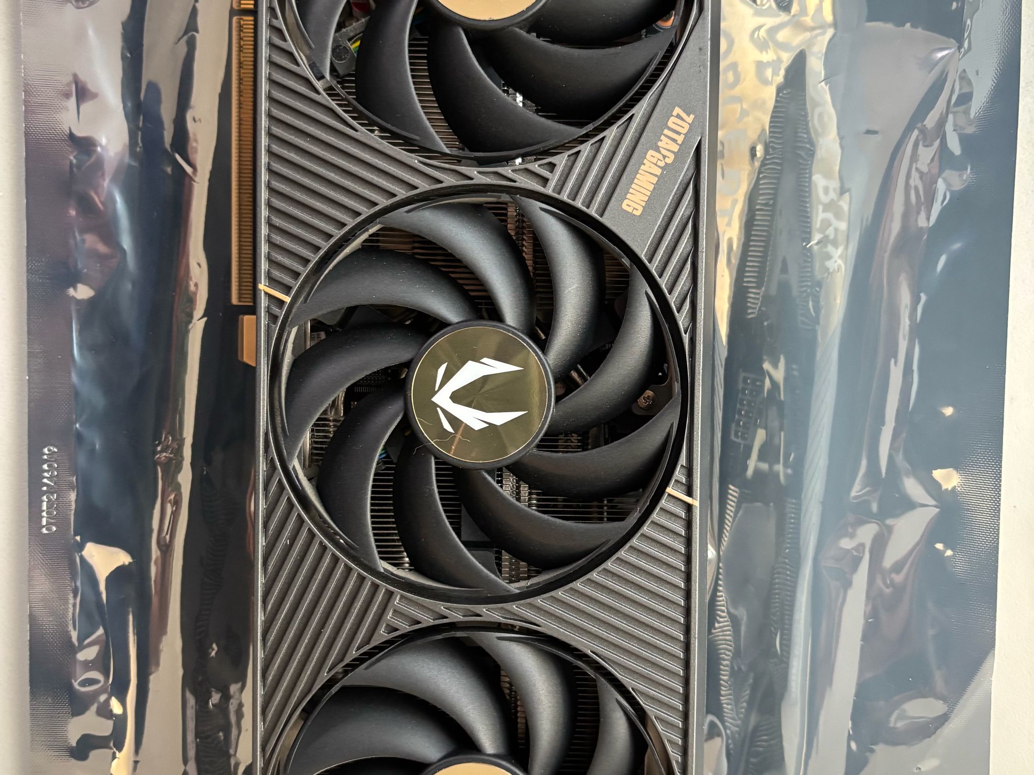 ZOTAC GAMING GeForce RTX 5070 Ti SOLID OC