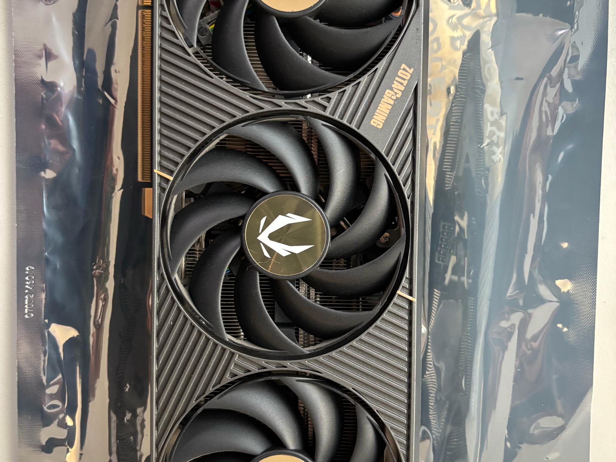 ZOTAC GAMING GeForce RTX 5070 Ti SOLID OC