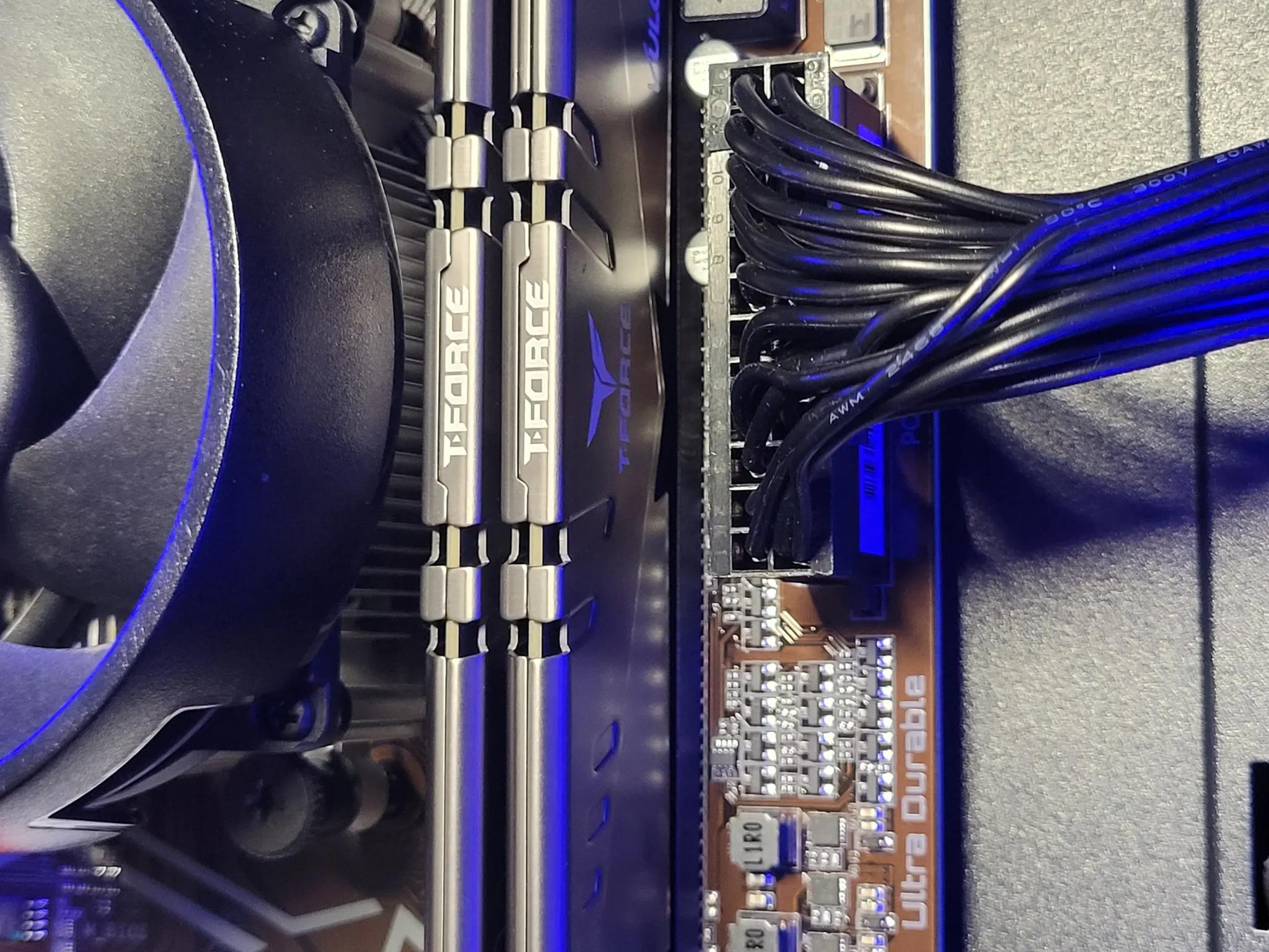 RGB Gaming PC // RX 6600 // 16GB 3000mhz // Ryzen 3100 (i7-7700) // 512GB SSD //