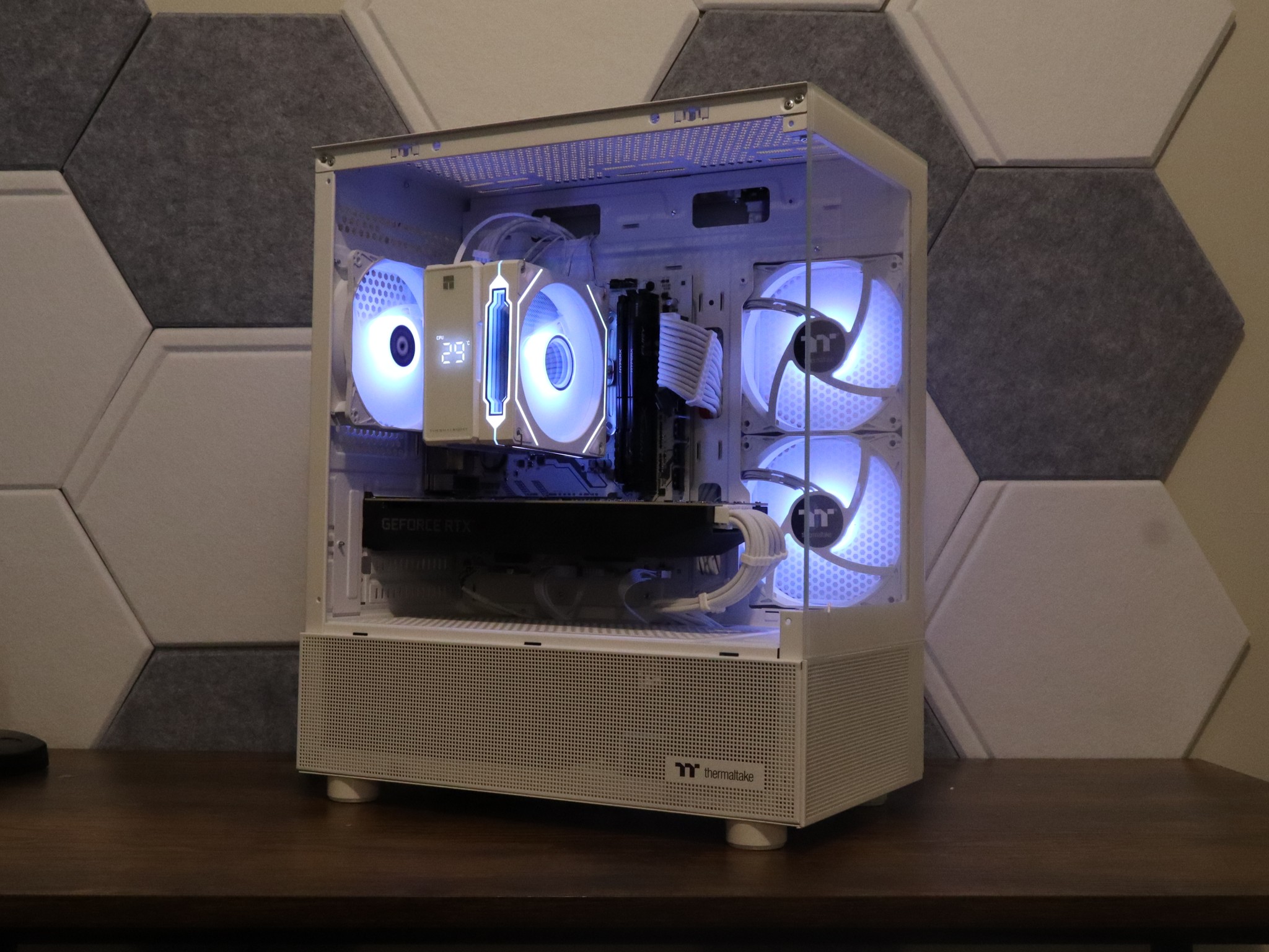Gaming PC | RTX 3070 8gb | Ryzen 5 | 16gb 3200mhz ram | 1 TB storage | Windows 11 Wifi & Bluetooth