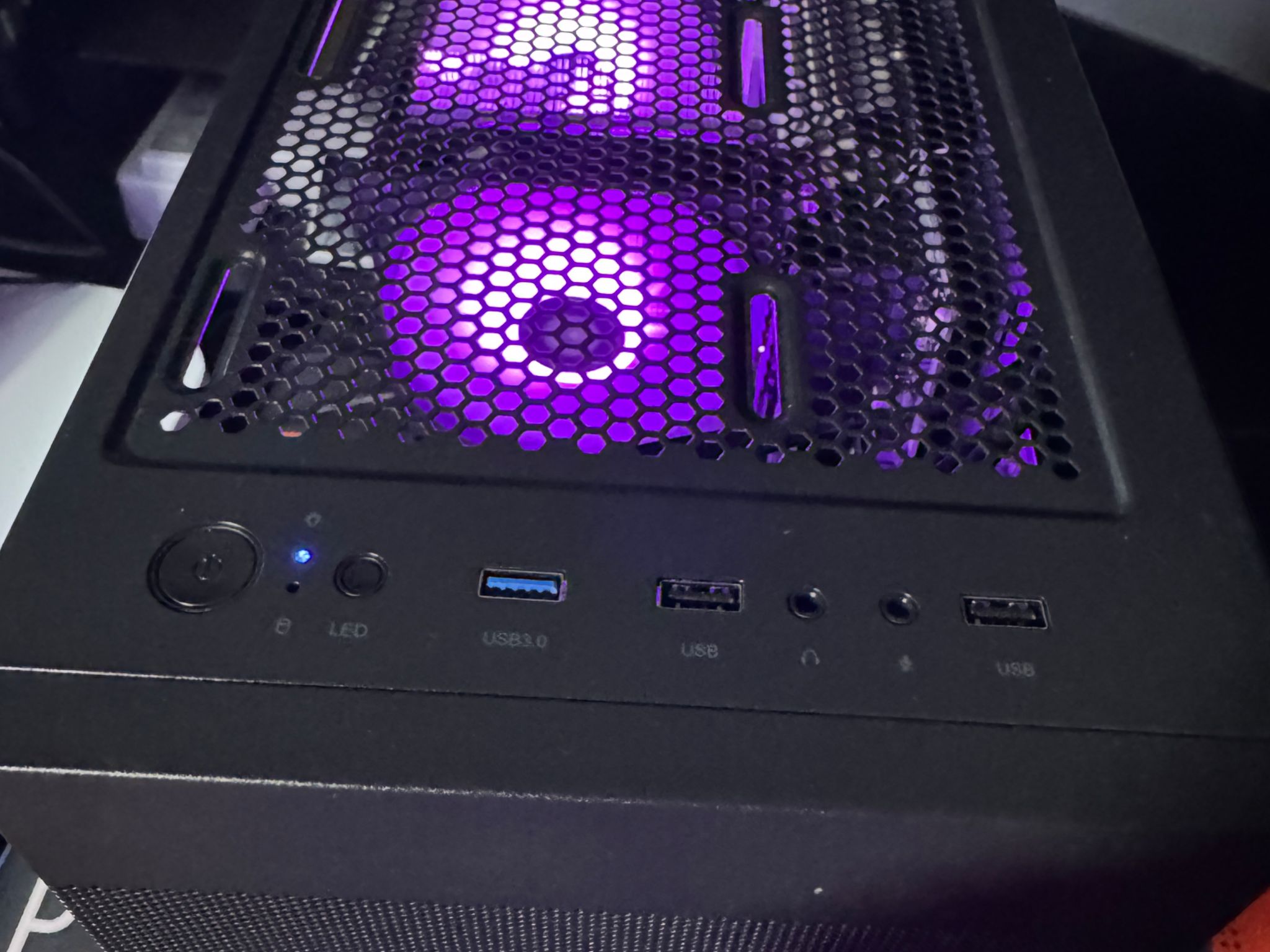 Great Value 1080p Gaming PC | i3 10100 | RX 580 8GB | 16GB DDR4 | 1TB M.2 SSD