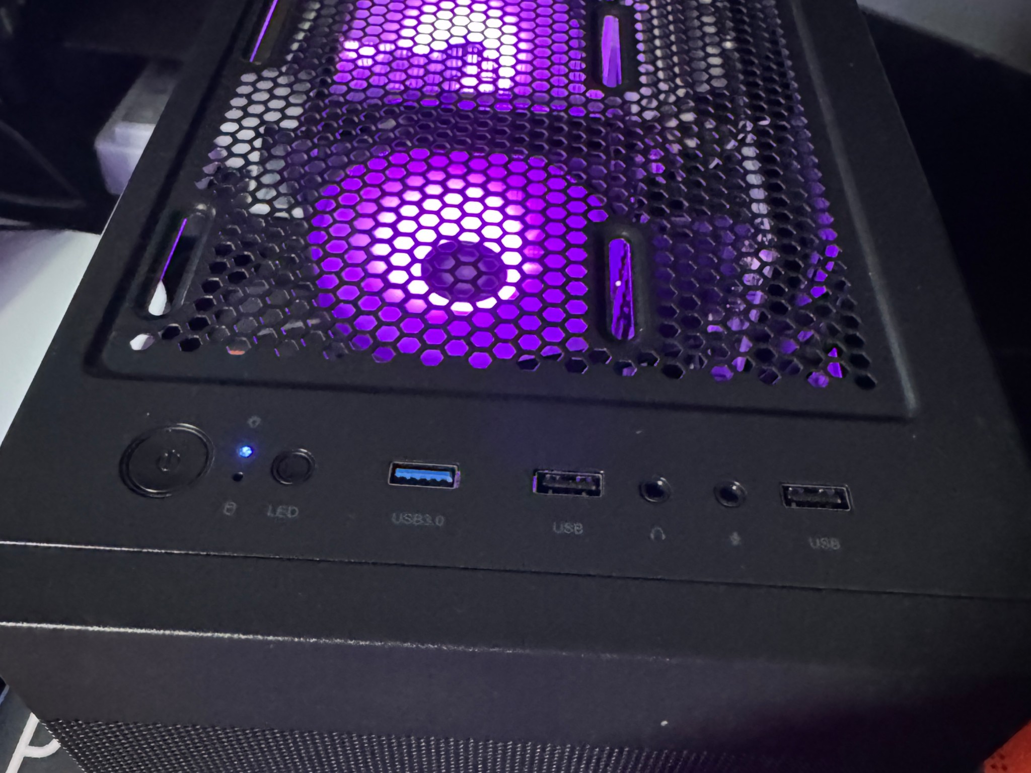Great Value 1080p Gaming PC | i3 10100 | RX 580 8GB | 16GB DDR4 | 1TB M.2 SSD