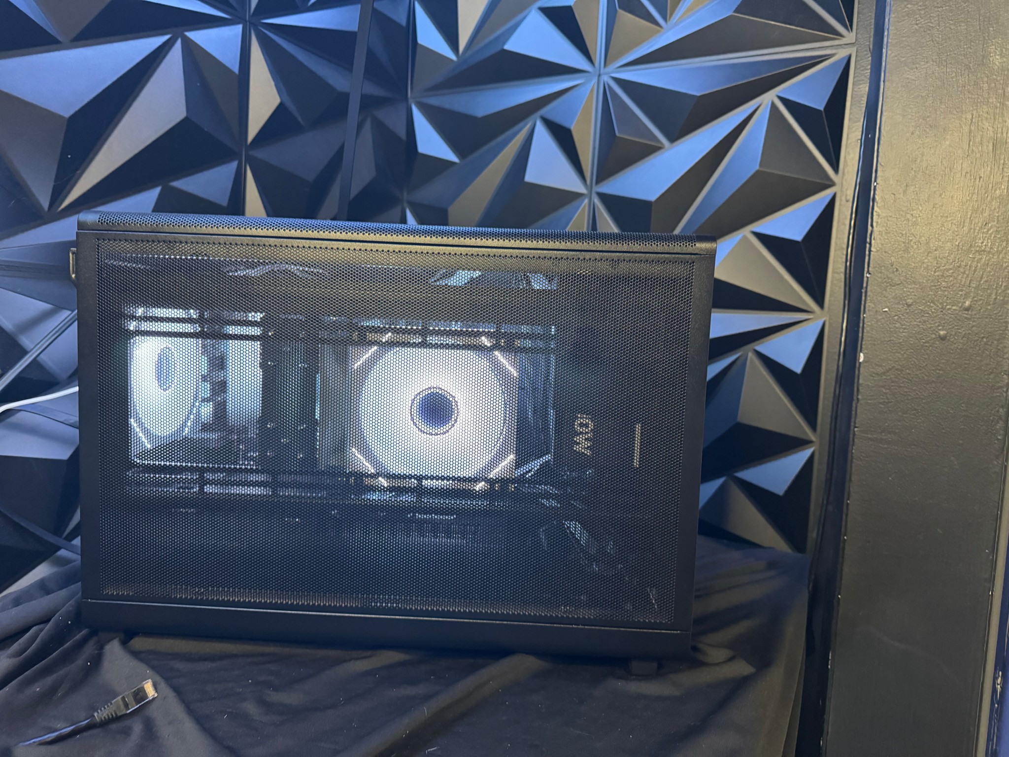 🔥 Black Wood 9696 🖤🌲 Ryzen 5 9600x | 9060XT 16GB| 32 GB DDR5 | 2 TB NVMe