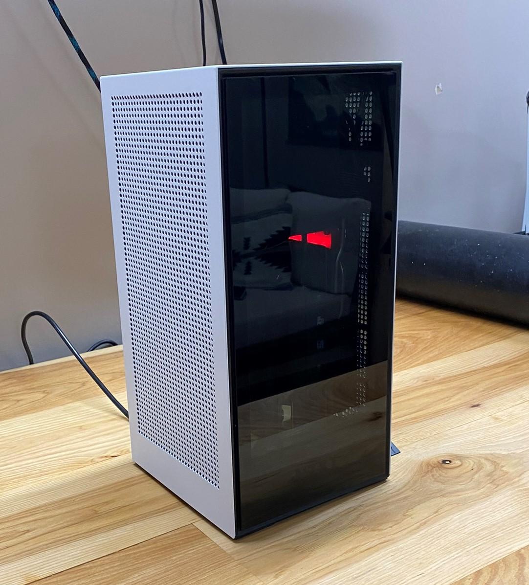 Small ITX Gaming PC | NZXT H1 Case (v1) | Ryzen 7 3700X & Radeon RX 5700XT
