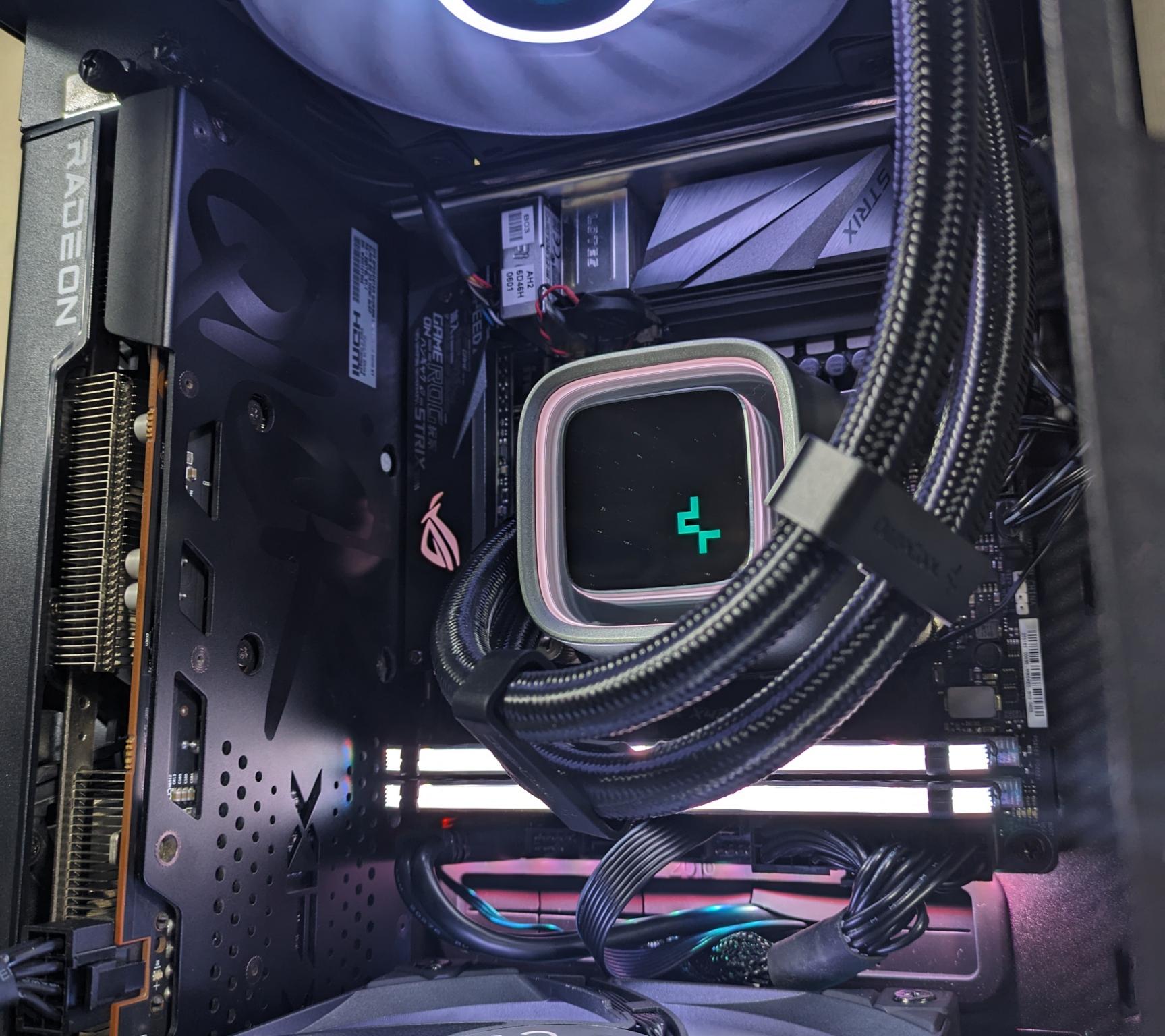 Thermaltake Tower 100 ITX Gaming PC | Ryzen 5 3600 | RX 6600 XT | 1 TB M.2