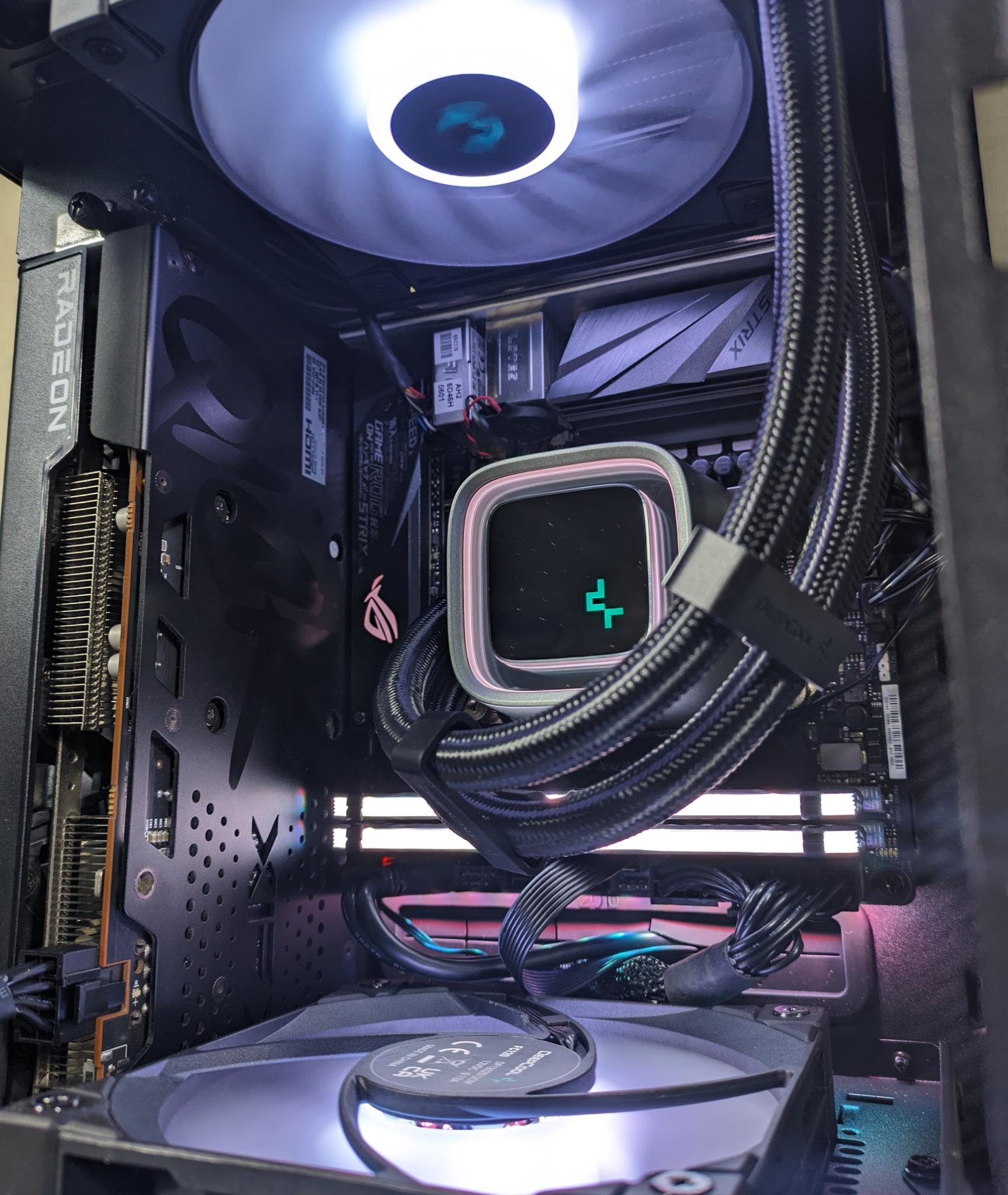 Thermaltake Tower 100 ITX Gaming PC | Ryzen 5 3600 | RX 6600 XT | 1 TB M.2