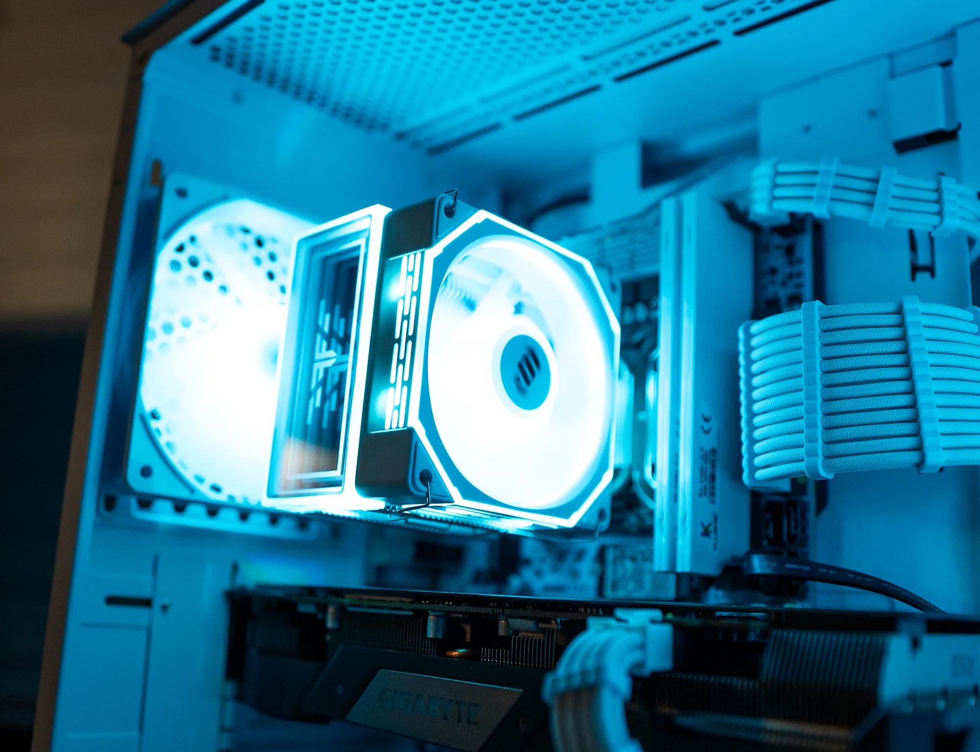 ❄️🌨 | RX 5600XT | INTEL XEON E5-2630 V4 | 16GB DDR4 RAM | 256GB NVME + 2TB HDD | Arctic Freeze 3.0