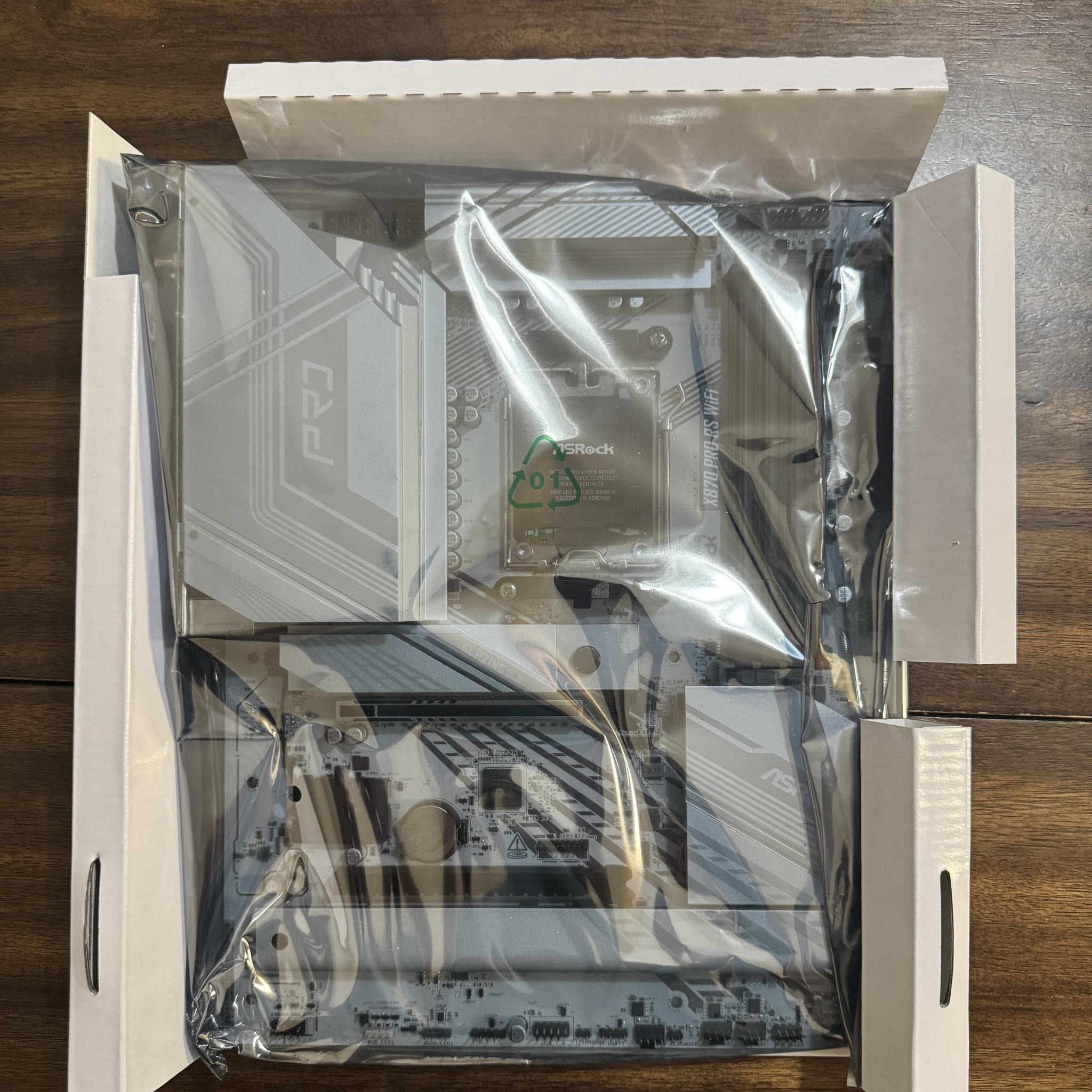 ASRock X870 Pro RS WiFi AMD Ryzen Socket AM5 ATX Motherboard USB4 DDR5 8000 MHz 256 GB SATA3 6.0