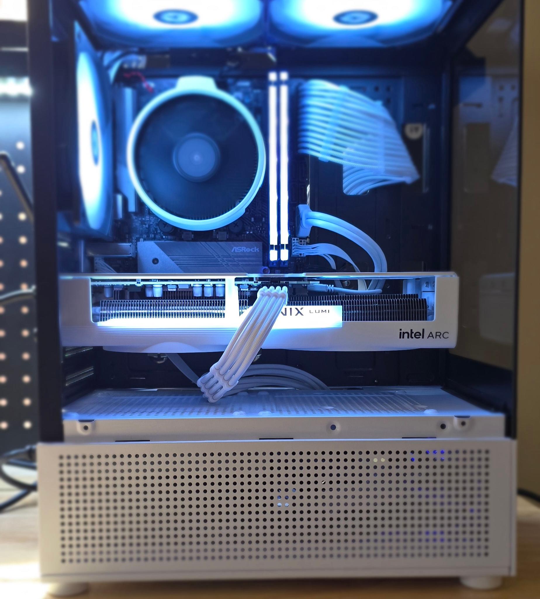 Compact Gaming PC 1080p/1440p  - Sleek & High Performance